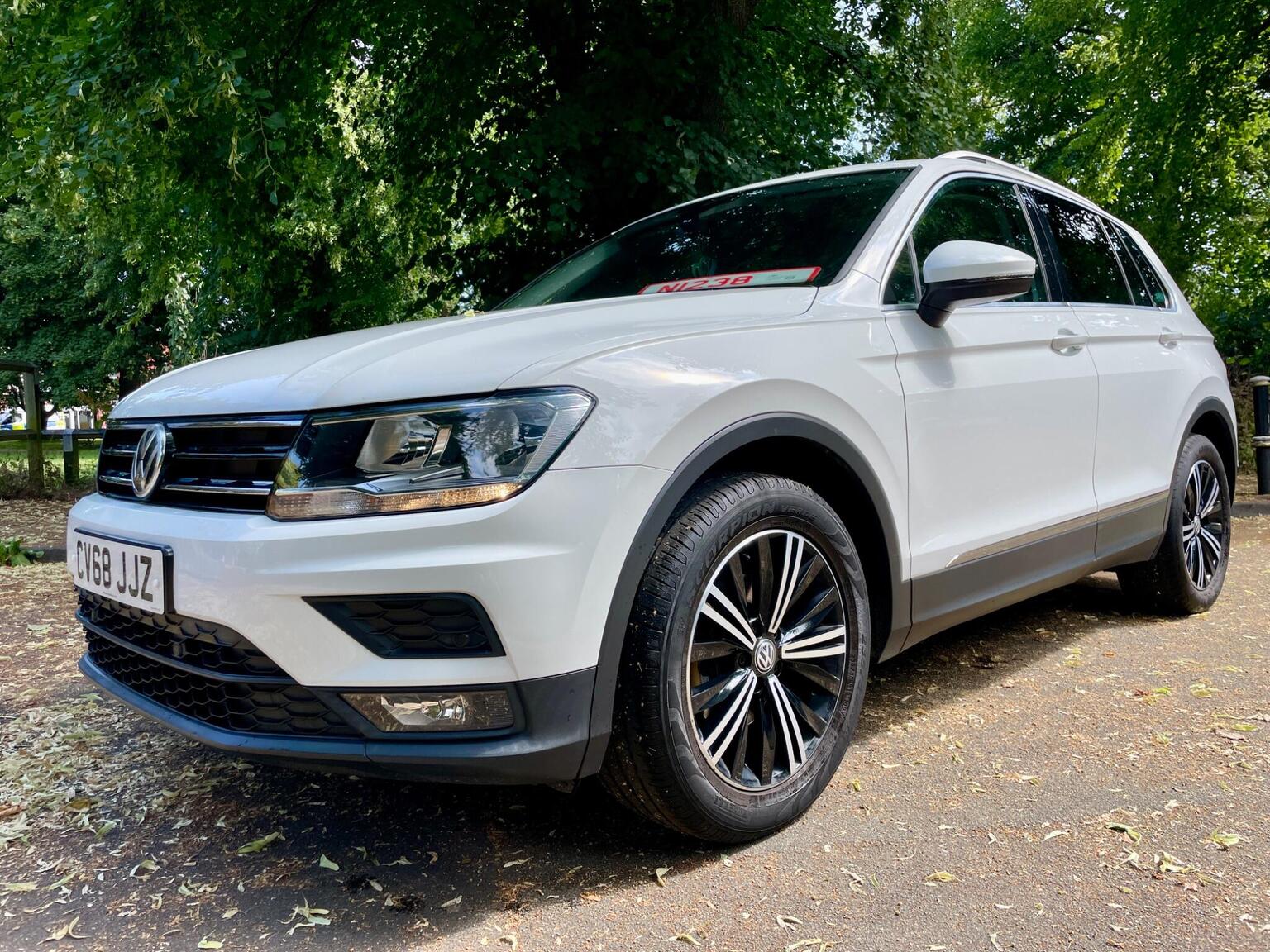 Volkswagen Tiguan - image 1 of 48