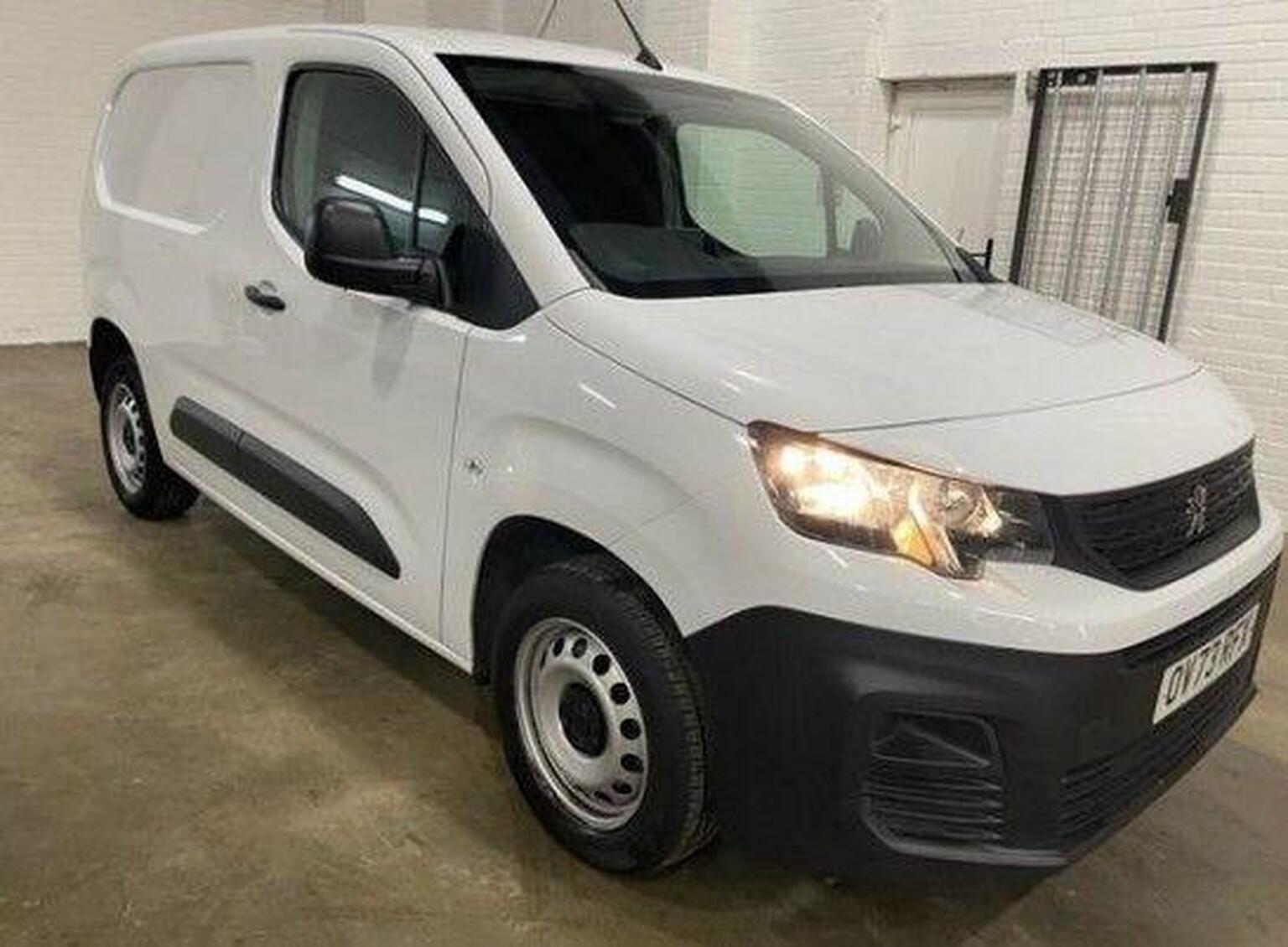 PEUGEOT PARTNER - image 1 of 4