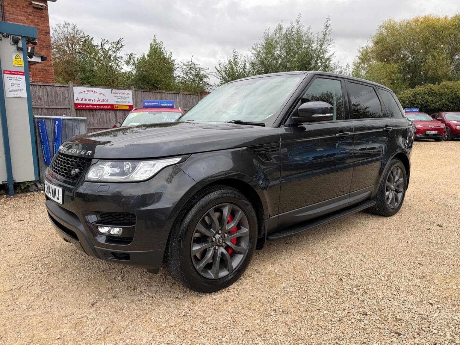 Land Rover Range Rover Sport - image 1 of 6
