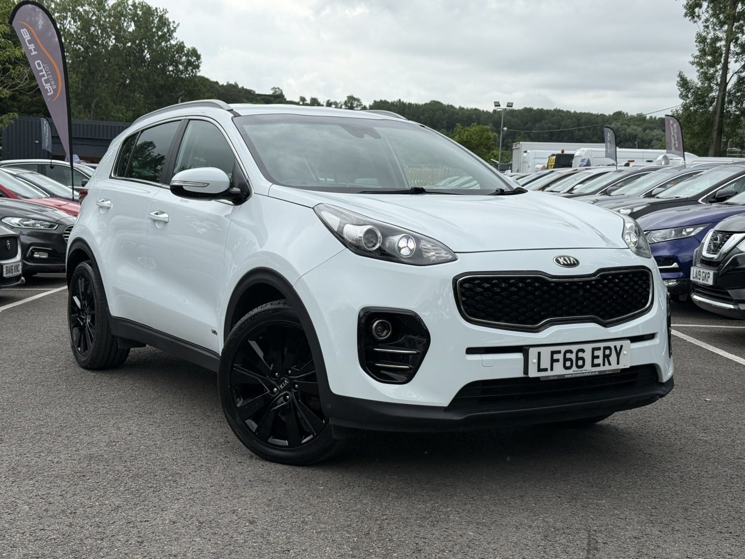 Kia Sportage - image 1 of 61