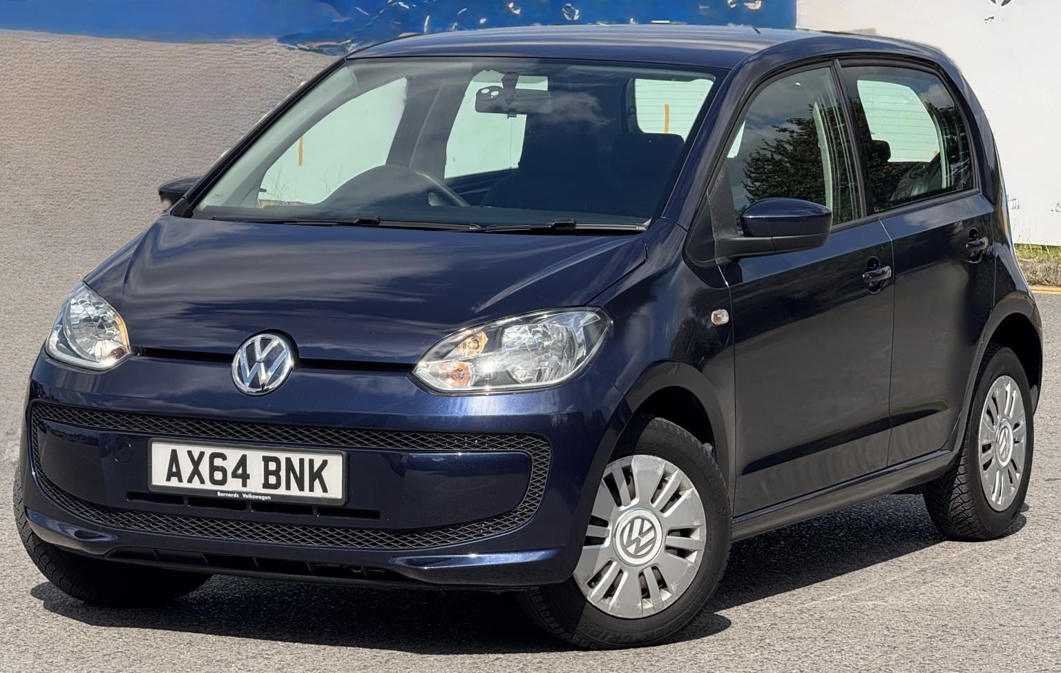 Volkswagen up! - image 1 of 14