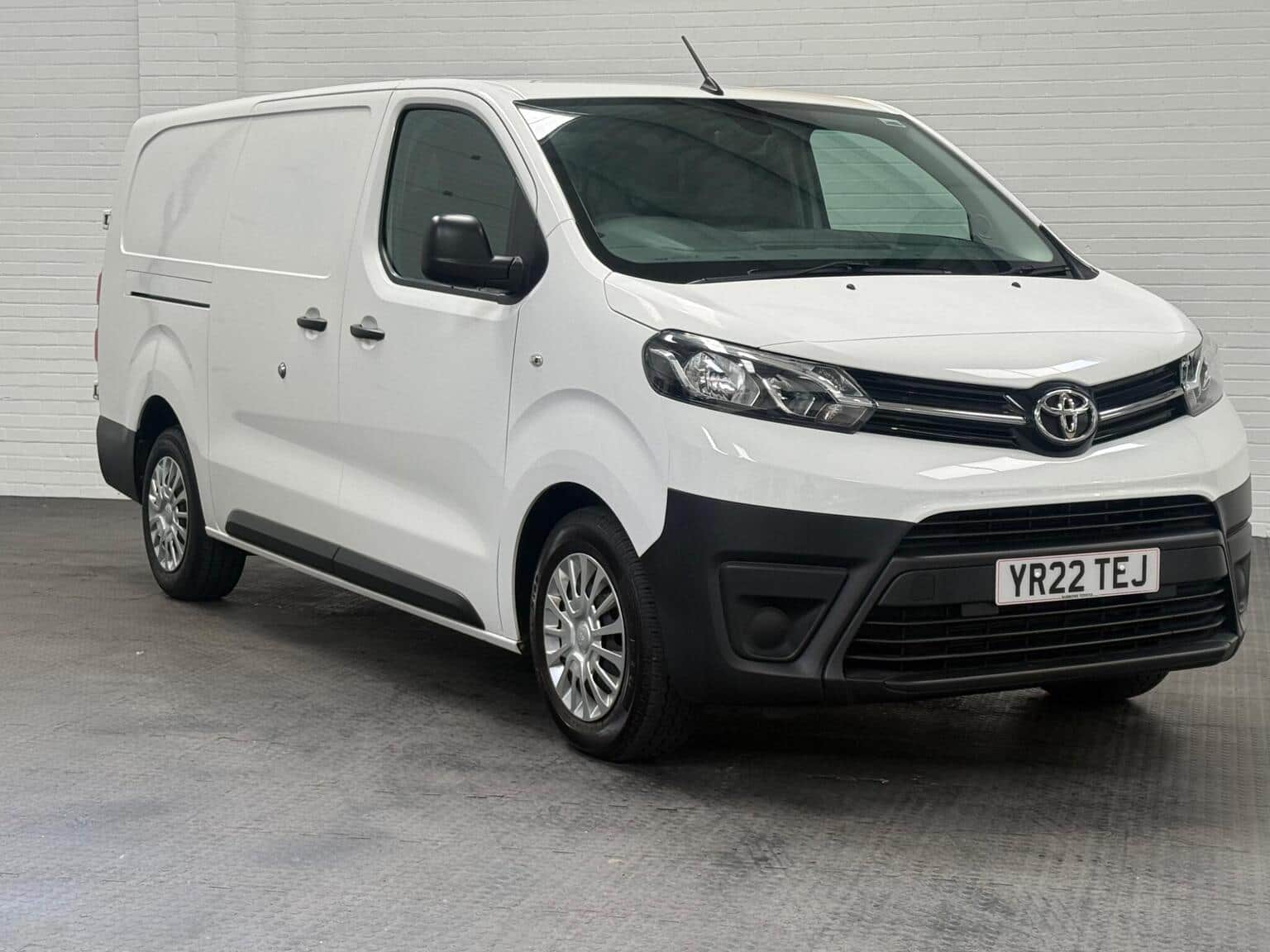 Toyota Proace - image 1 of 89