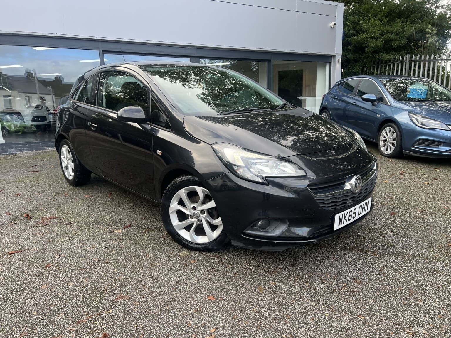 Vauxhall Corsa - image 1 of 17