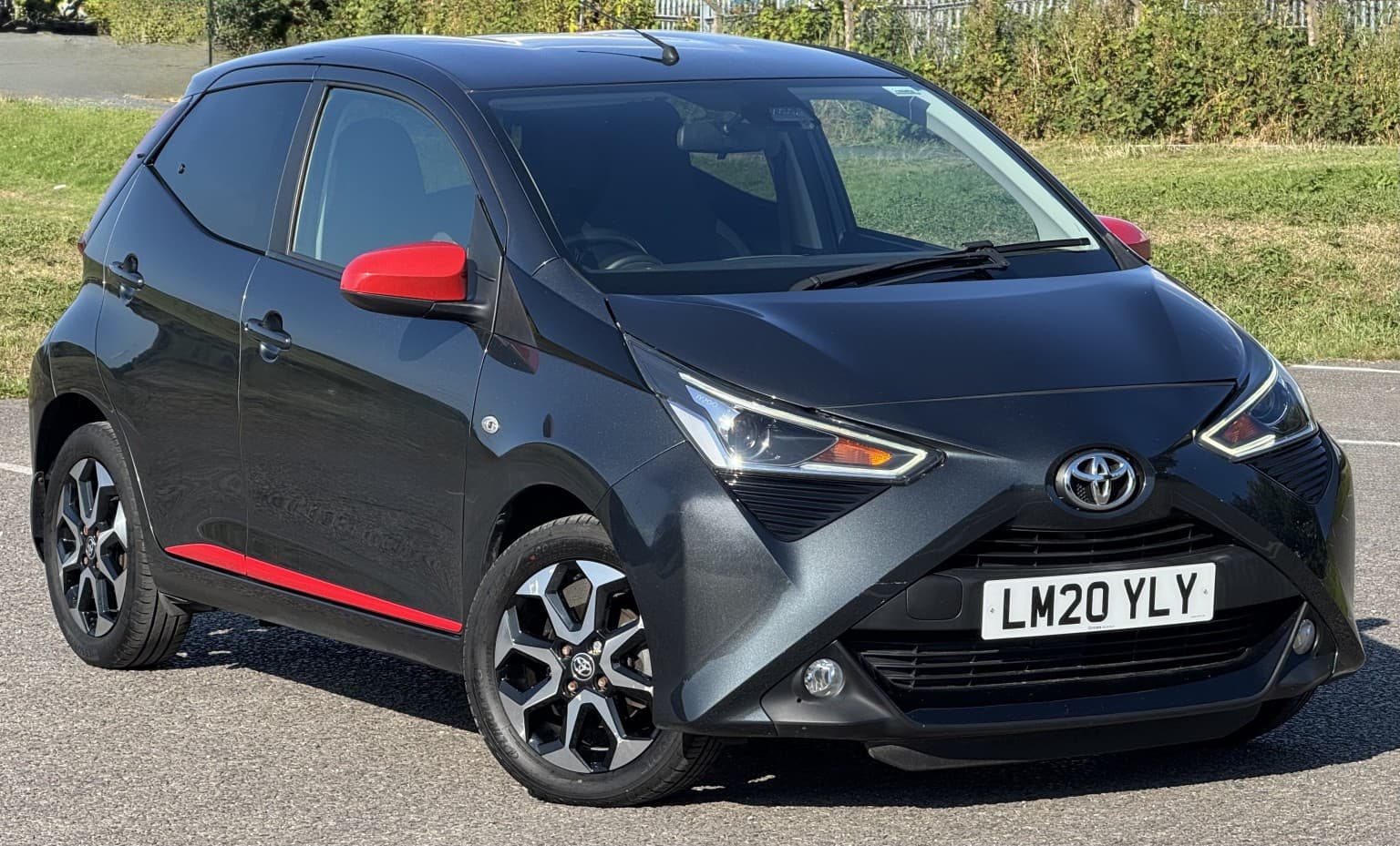 Toyota Aygo - image 1 of 27