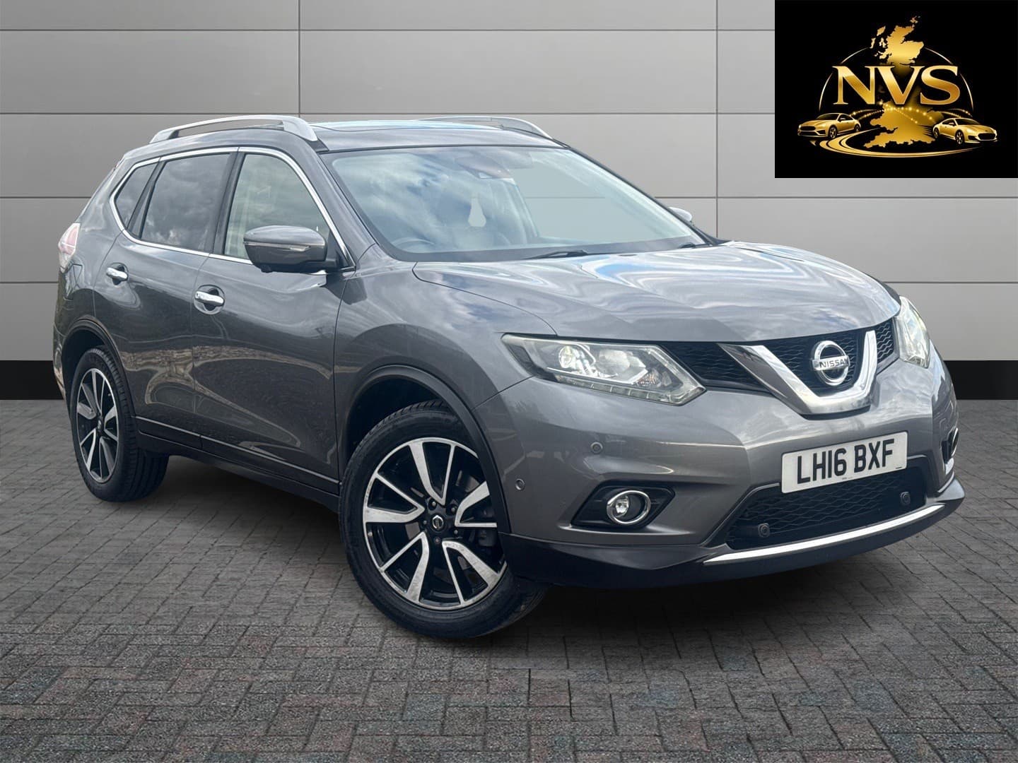 Nissan X-Trail - image 1 of 14