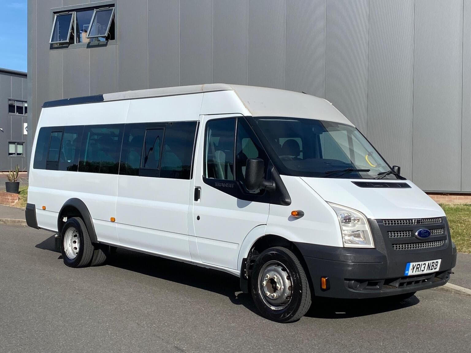 Ford Transit - image 1 of 6