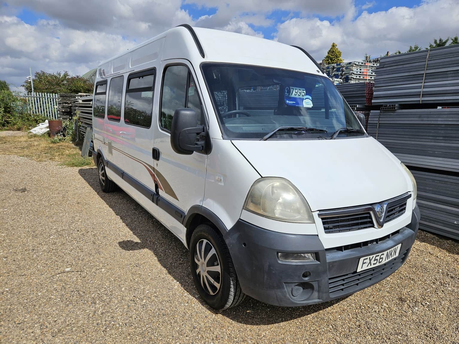 Vauxhall Movano - image 1 of 13