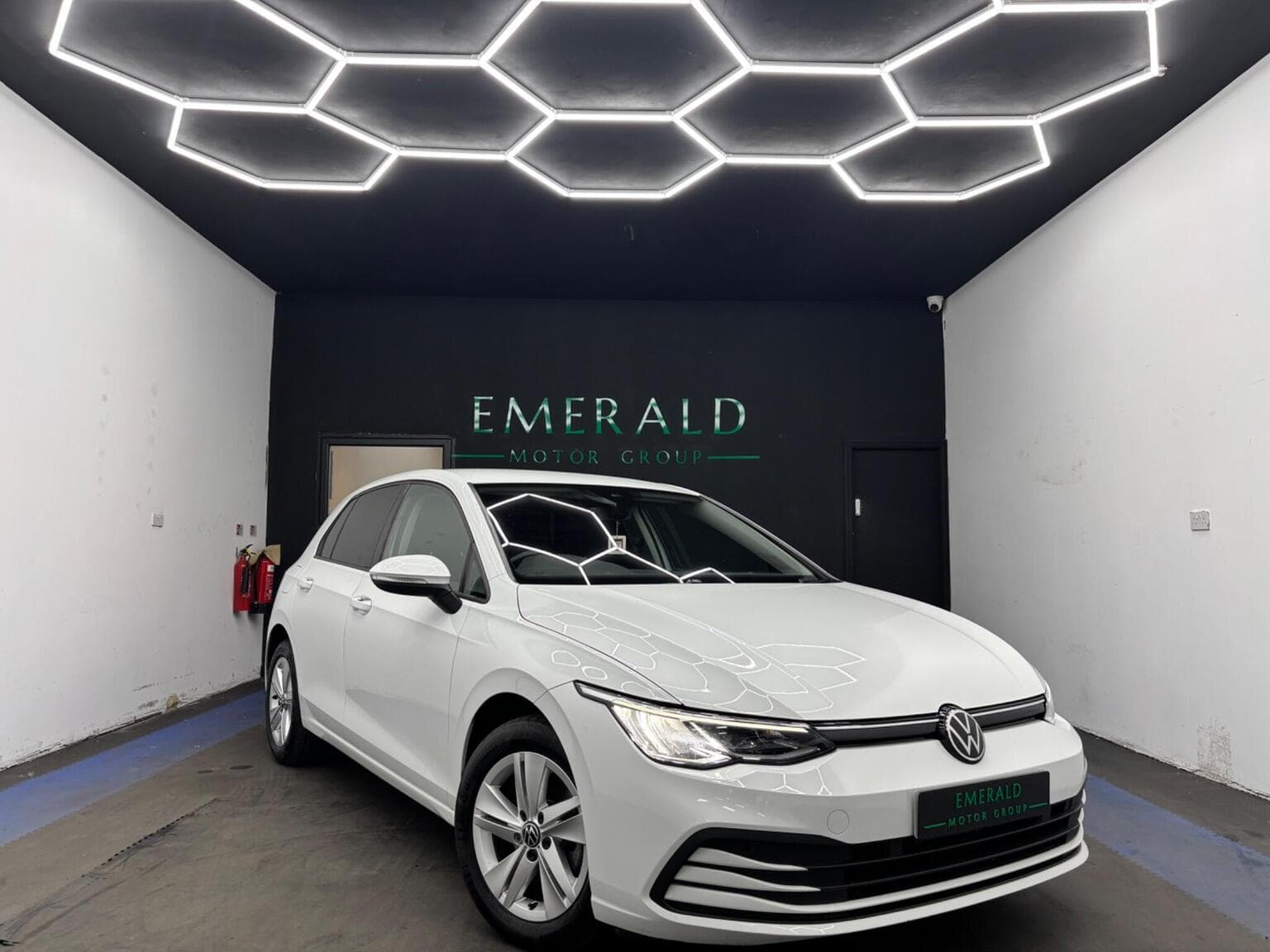 Volkswagen Golf - image 1 of 6