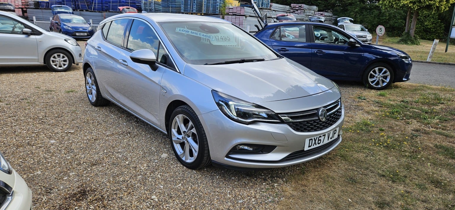 Vauxhall Astra - image 1 of 14