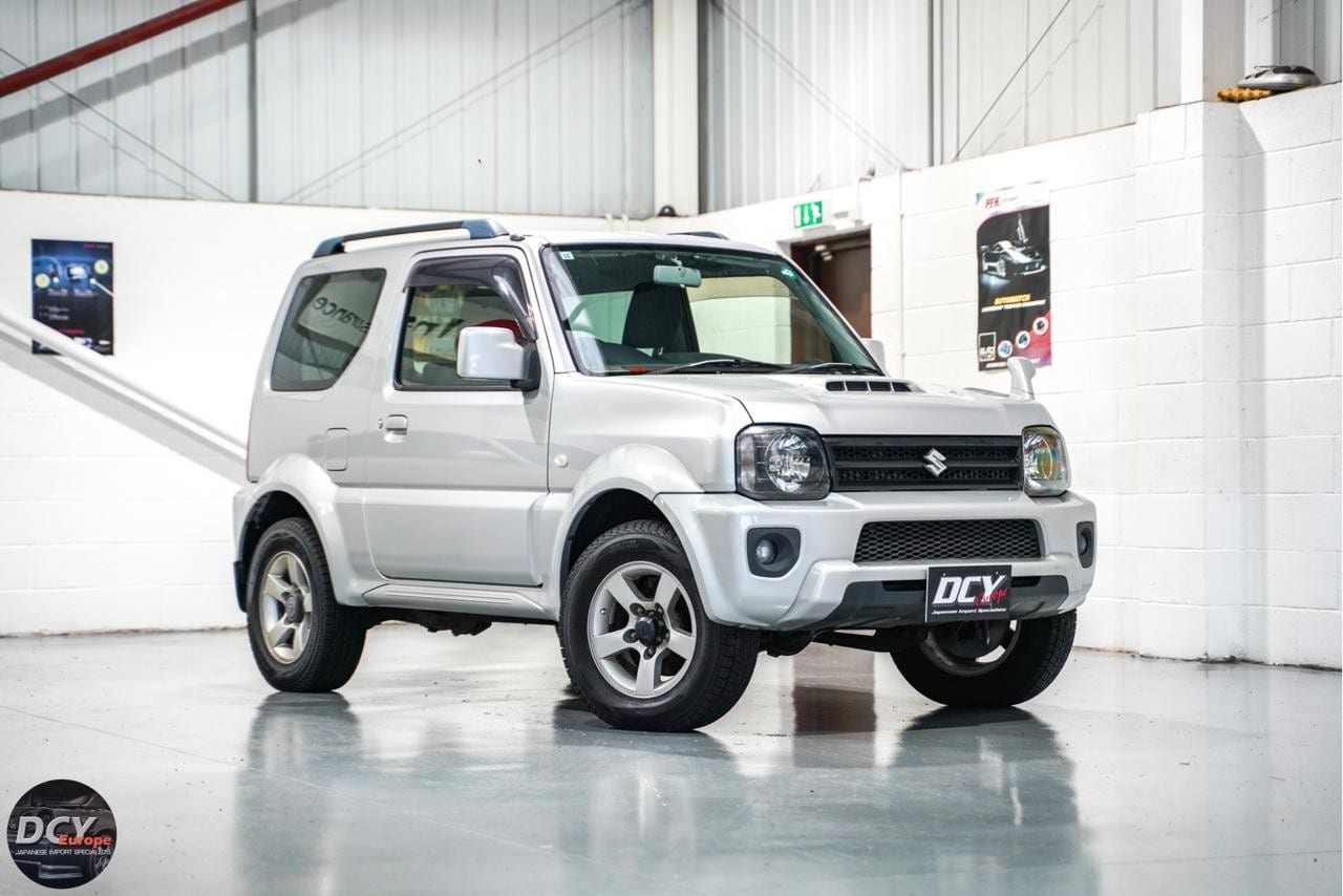 Suzuki Jimny - image 1 of 33