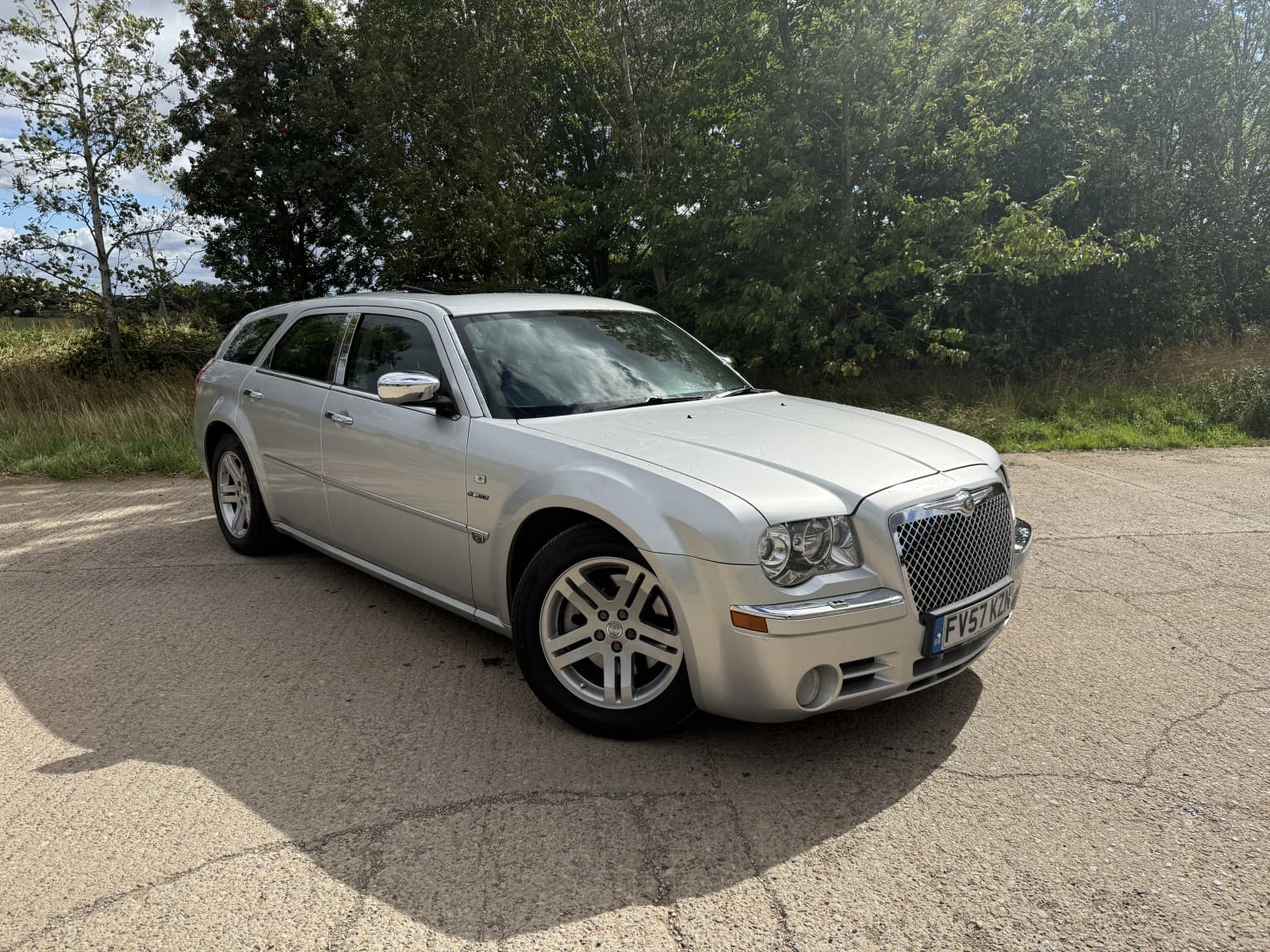 Chrysler 300C - image 1 of 24