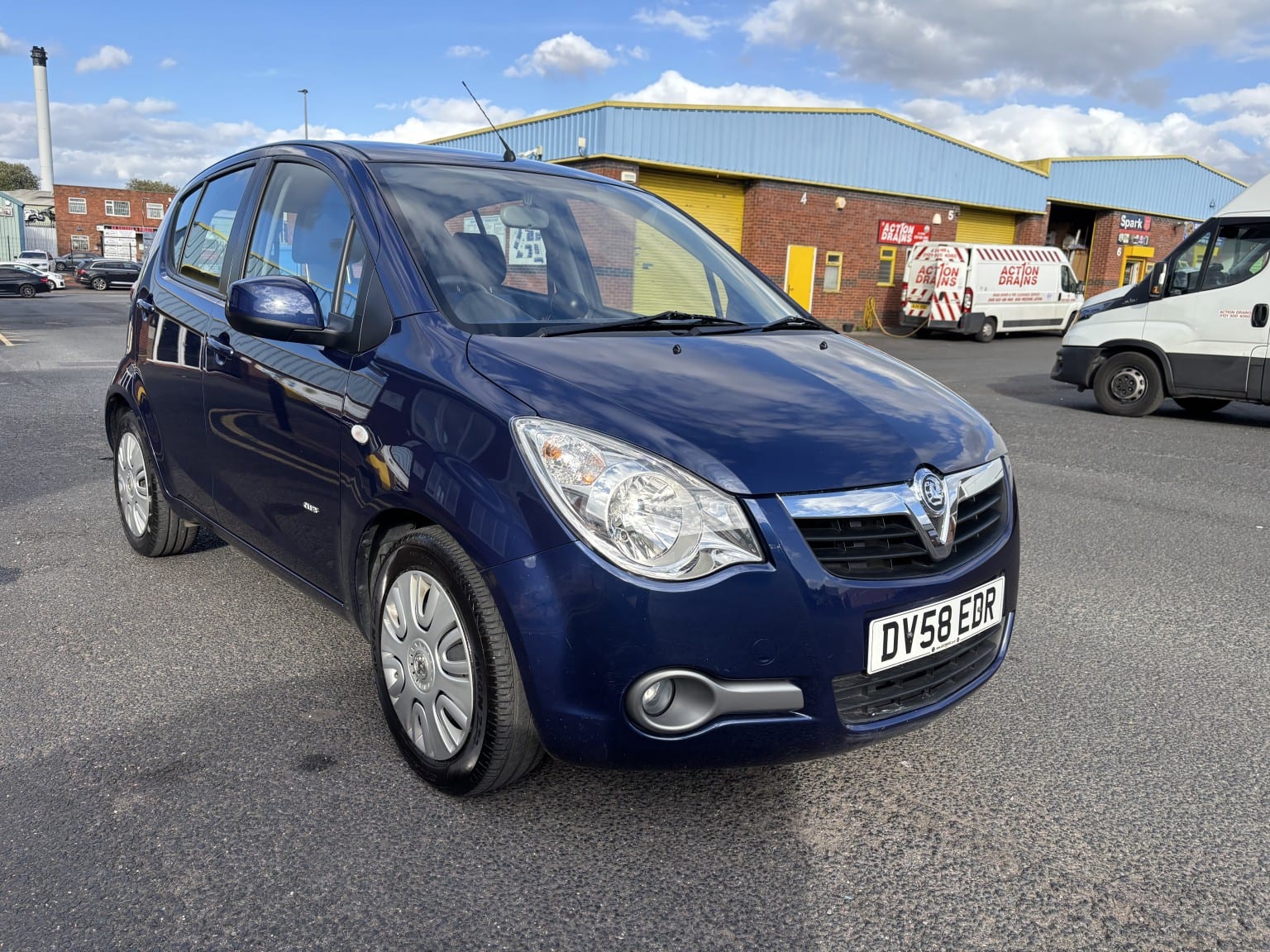 Vauxhall Agila - image 1 of 18