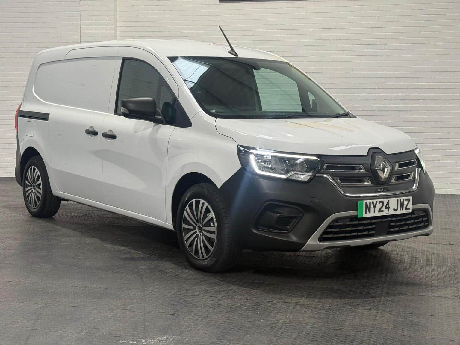 Renault Kangoo Maxi - image 1 of 100