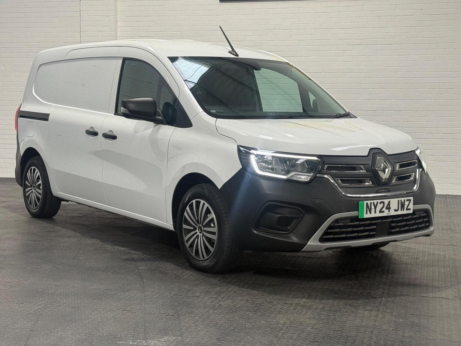 Renault Kangoo Maxi - image 1 of 100
