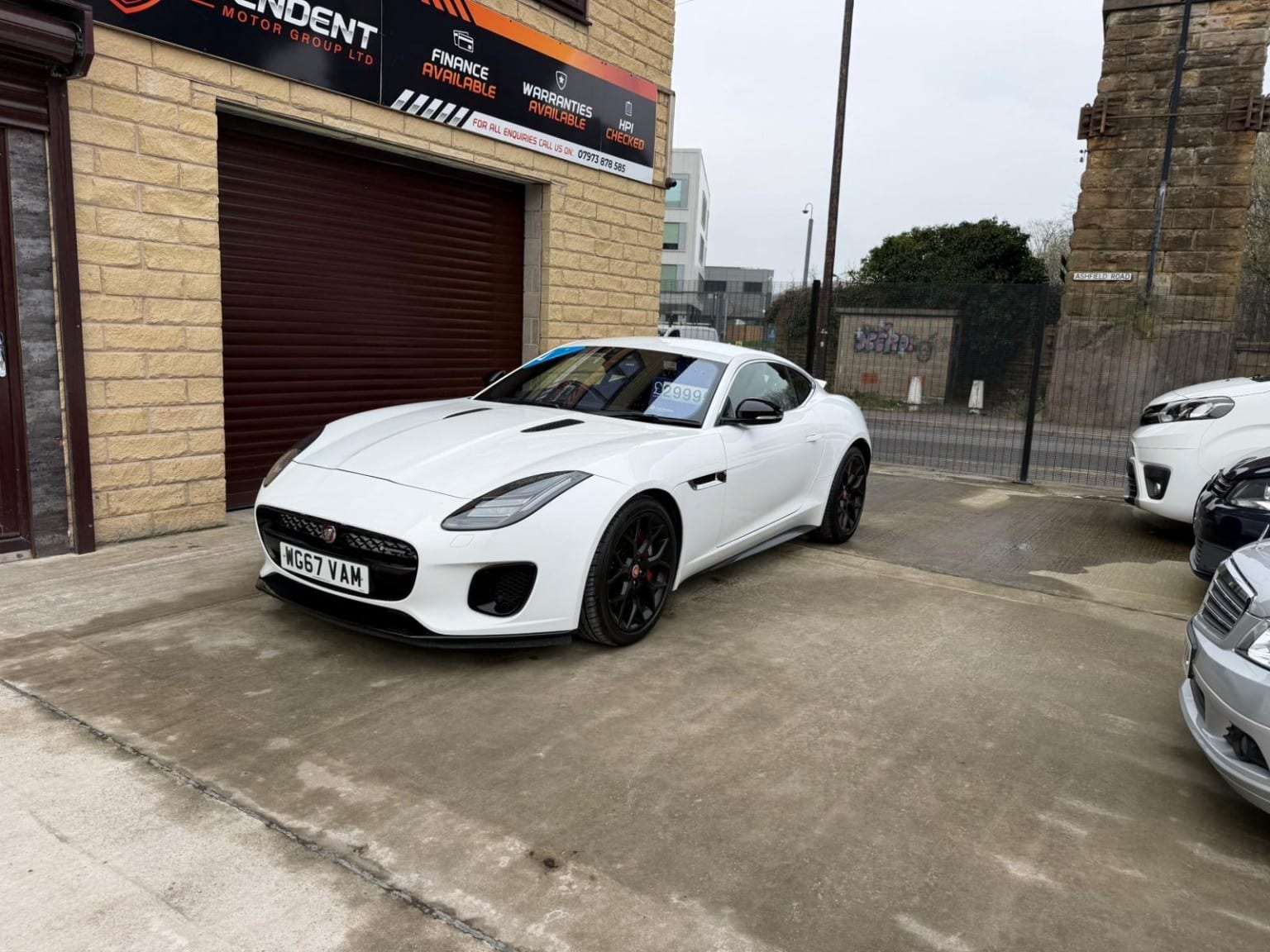 Jaguar F-Type - image 1 of 50
