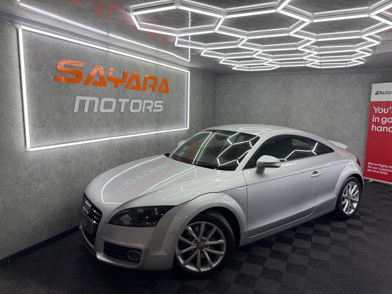 Audi TT - image 1 of 35