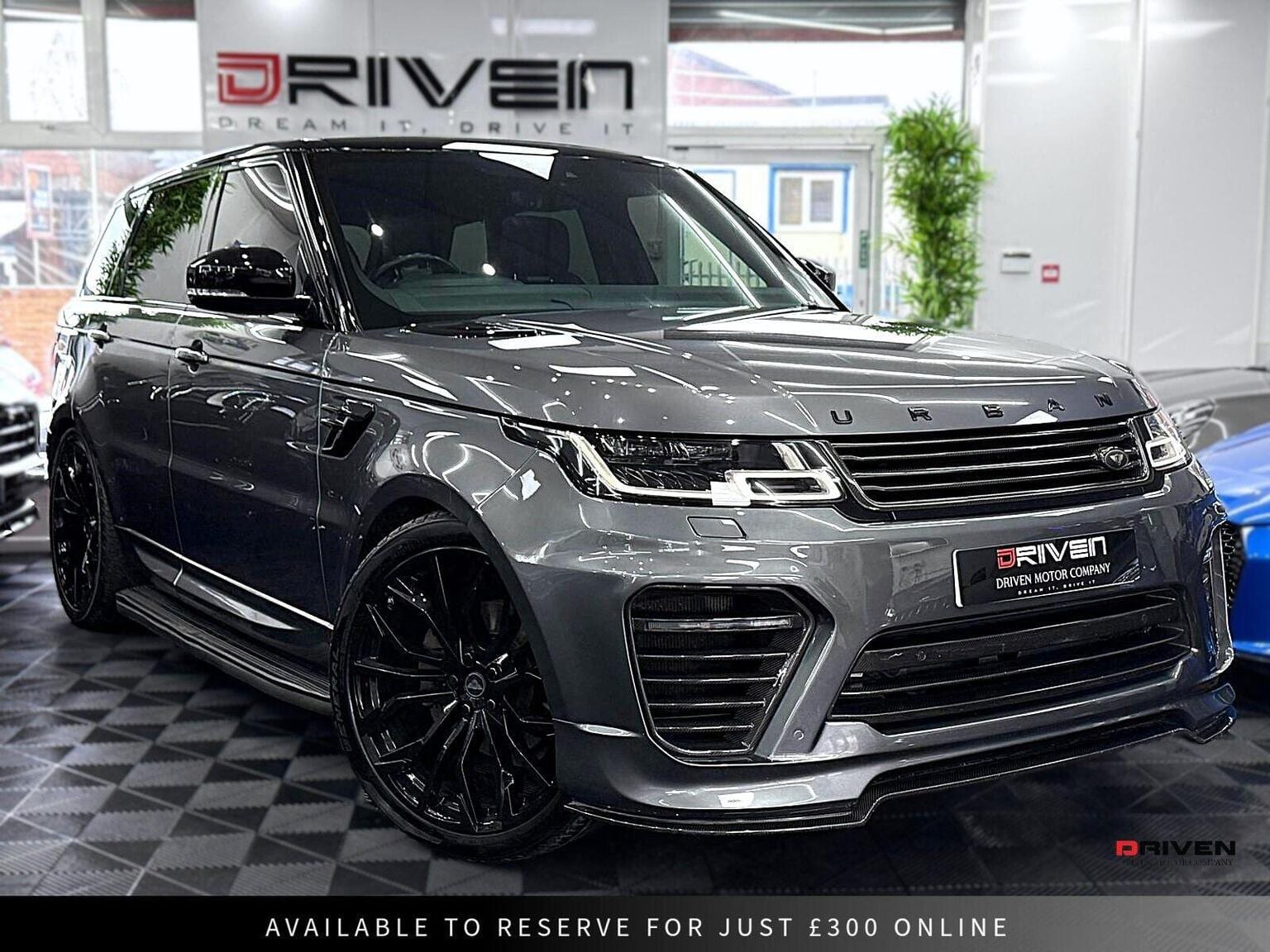 LAND ROVER RANGE ROVER SPORT - image 1 of 34