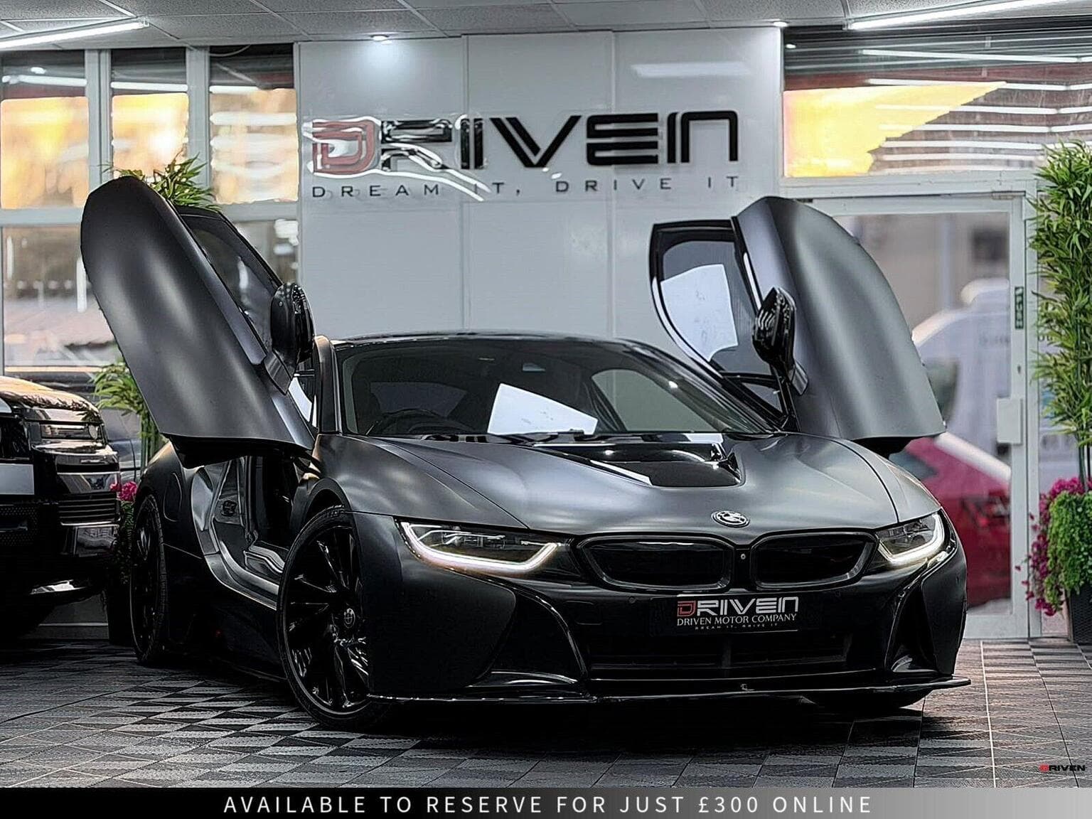 BMW i8 - image 1 of 6