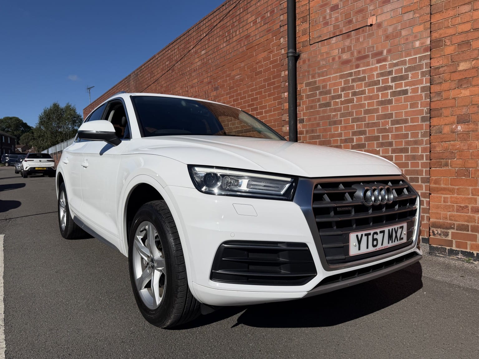 Audi Q5 - image 1 of 19