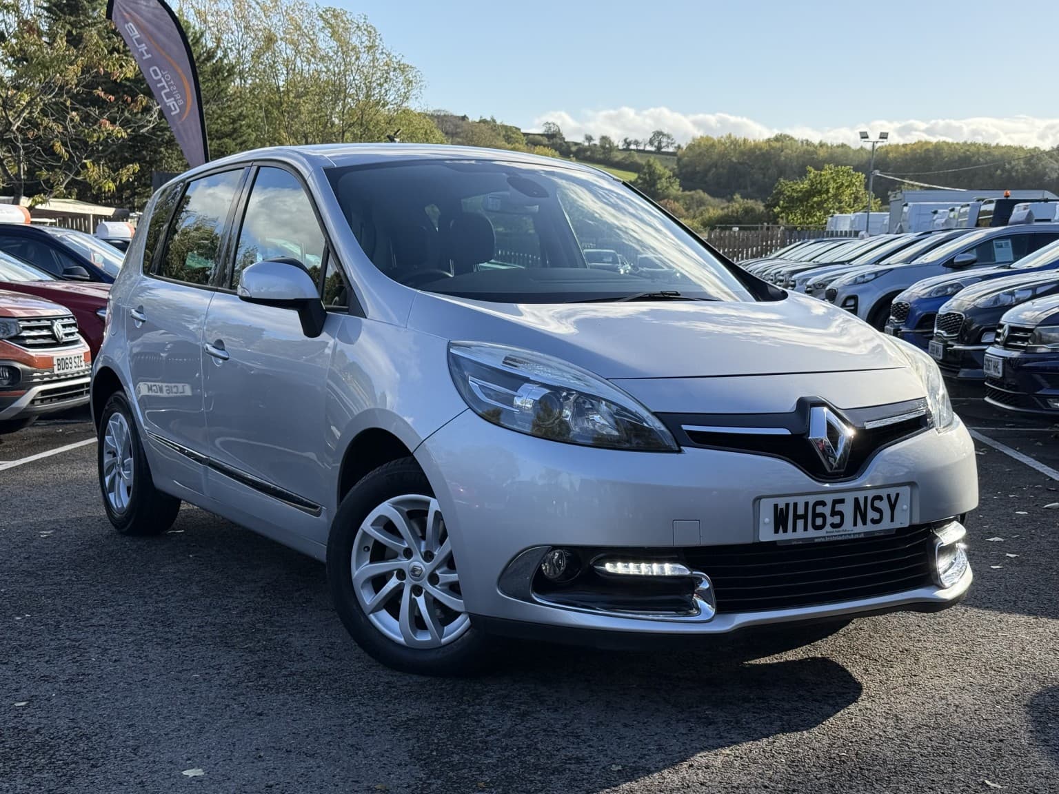Renault Scenic - image 1 of 53