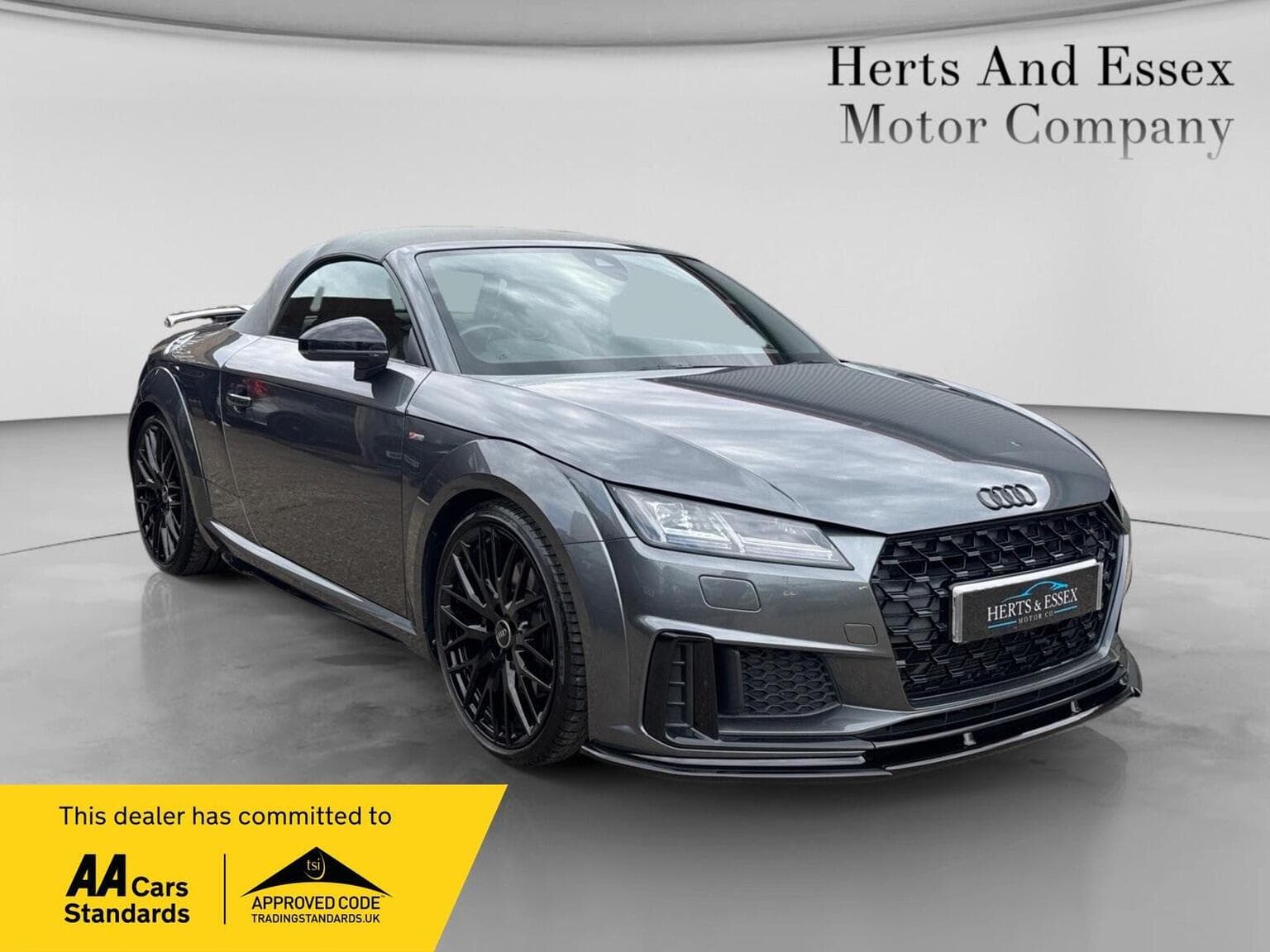 Audi TT - image 1 of 34