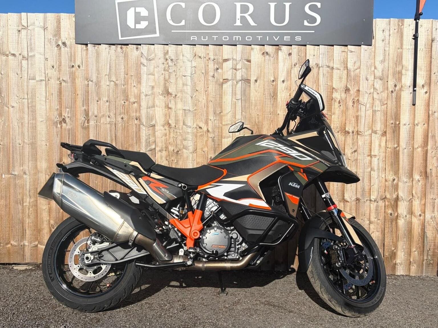 KTM 1290 Super Adventure S - image 1 of 23