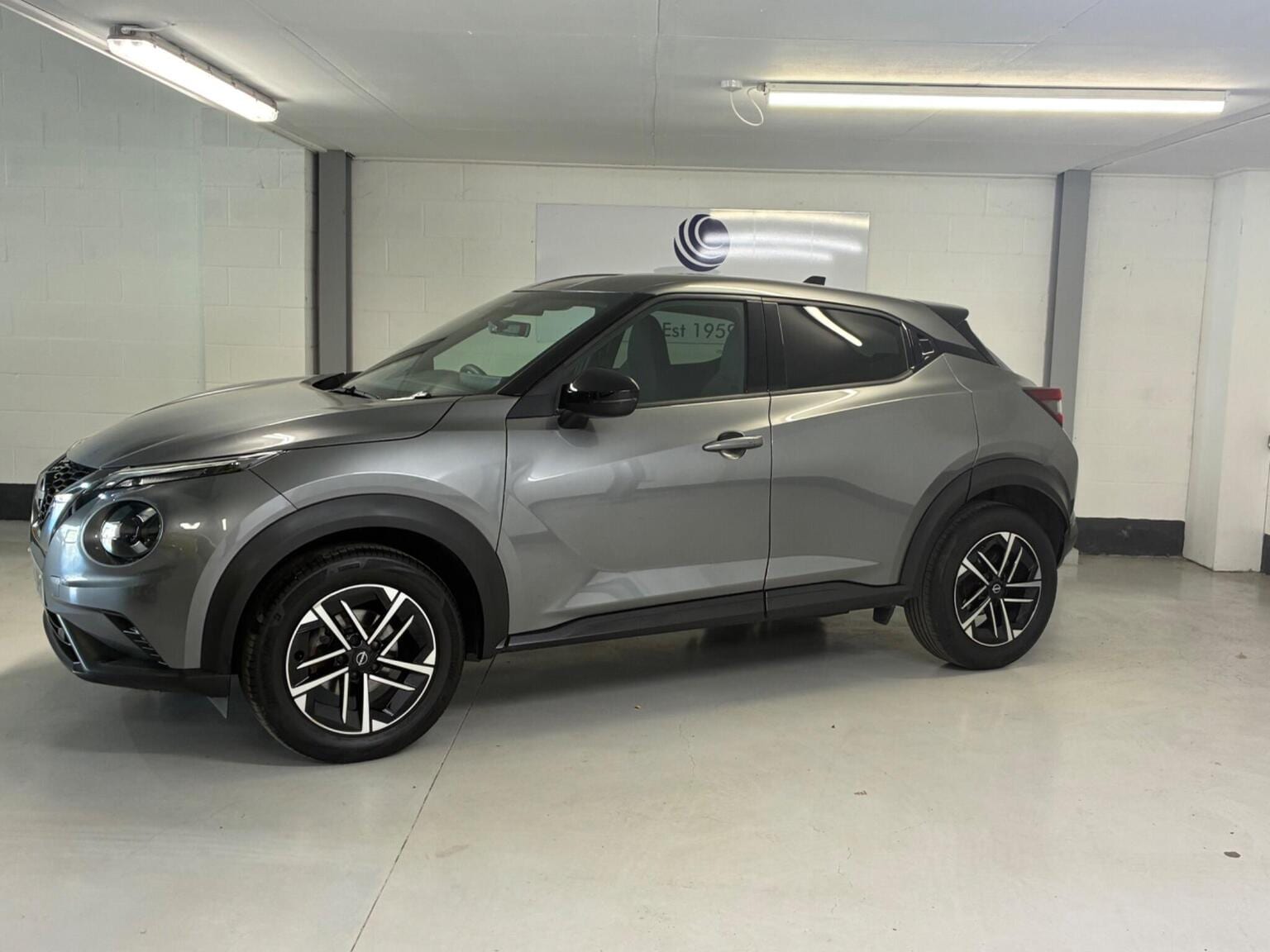 2024 Nissan Juke 1.0 DIG-T N-Connecta Euro 6 (s/s) 5dr in grey — photo 1 of 14