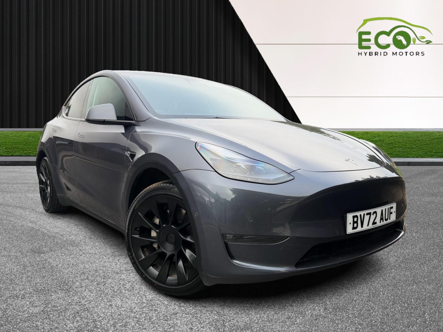 Tesla Model Y - image 1 of 64