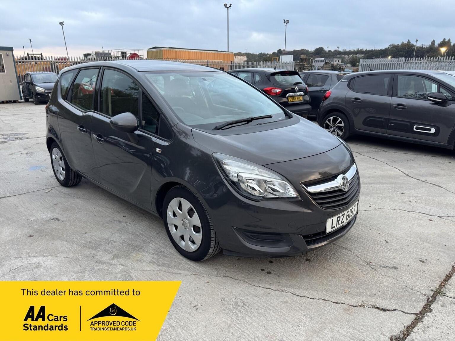 Vauxhall Meriva - image 1 of 34