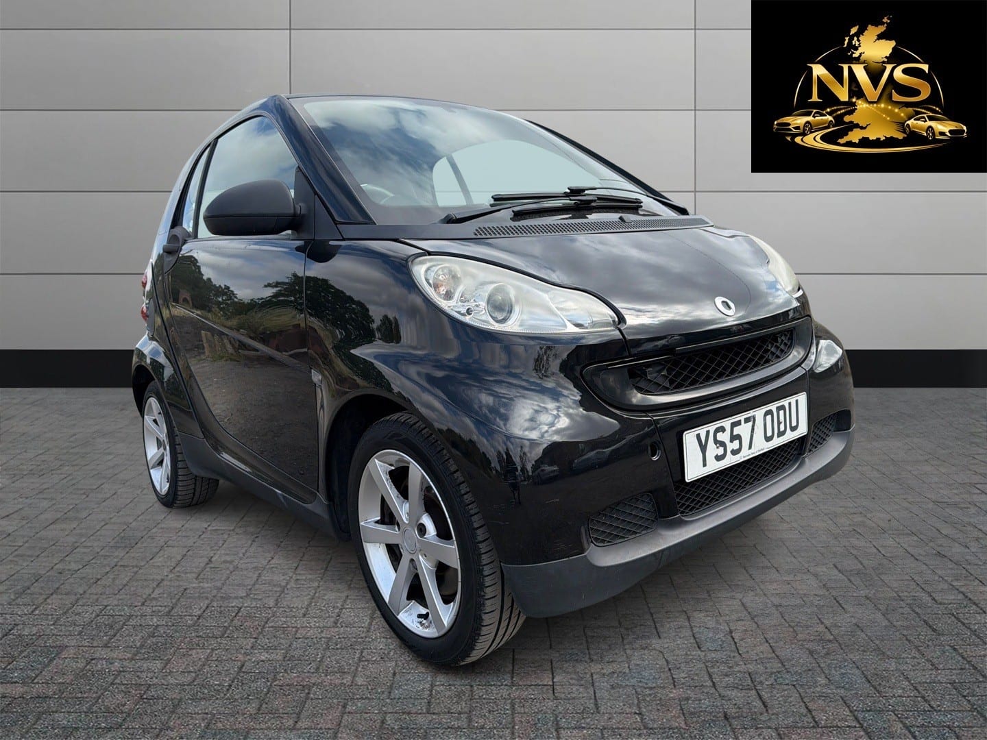 Smart Fortwo - image 1 of 12