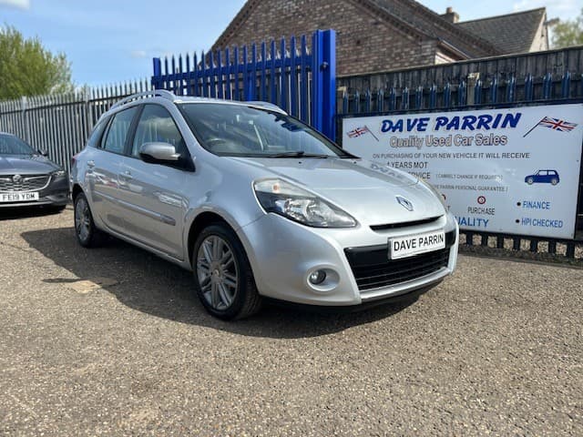 Renault Clio - image 1 of 12