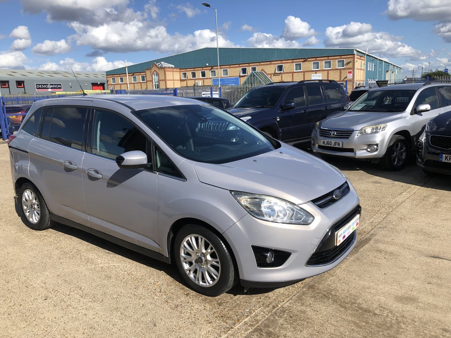 Ford Grand C-MAX - image 1 of 26