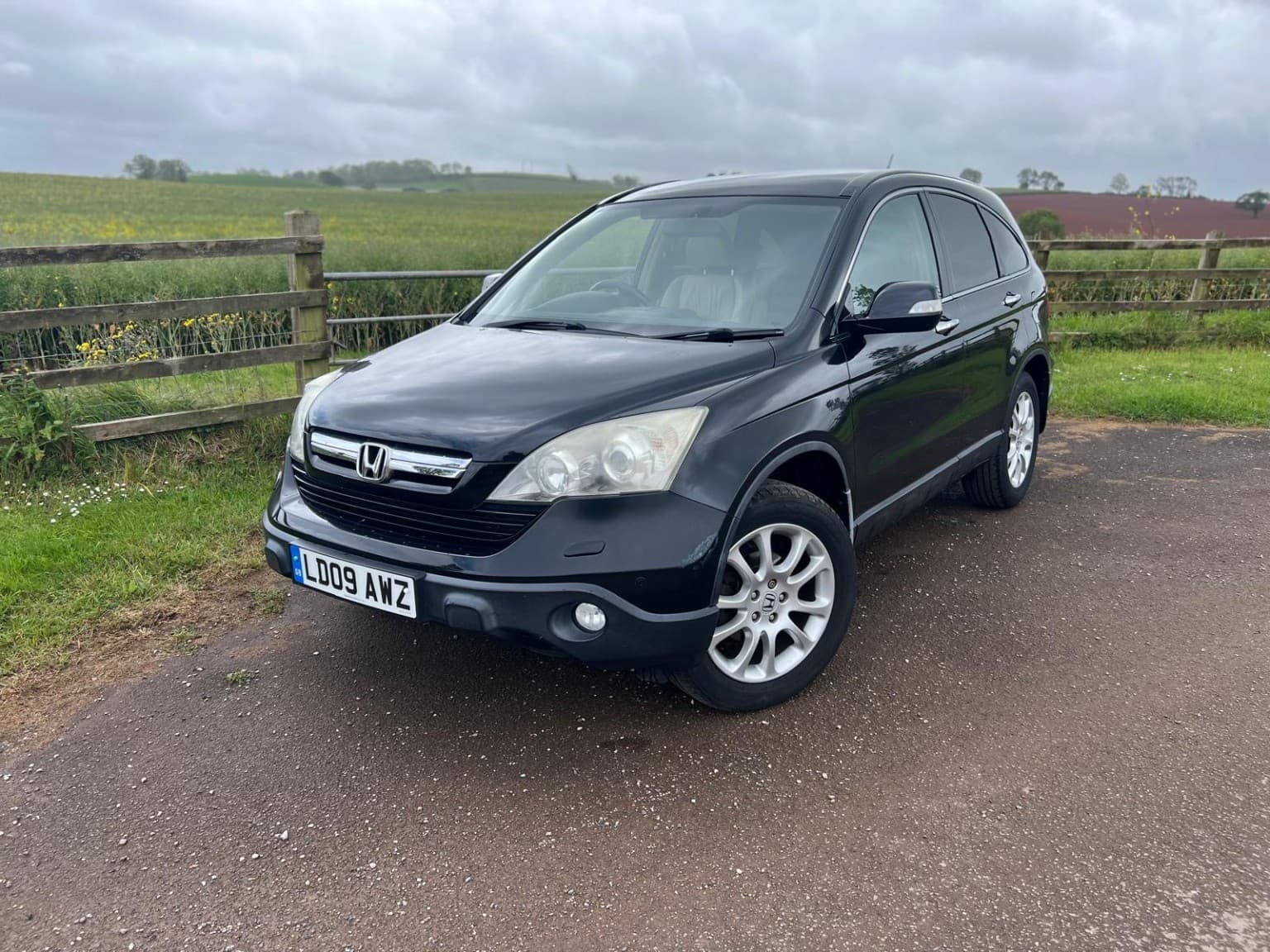 Honda CR-V - image 1 of 16