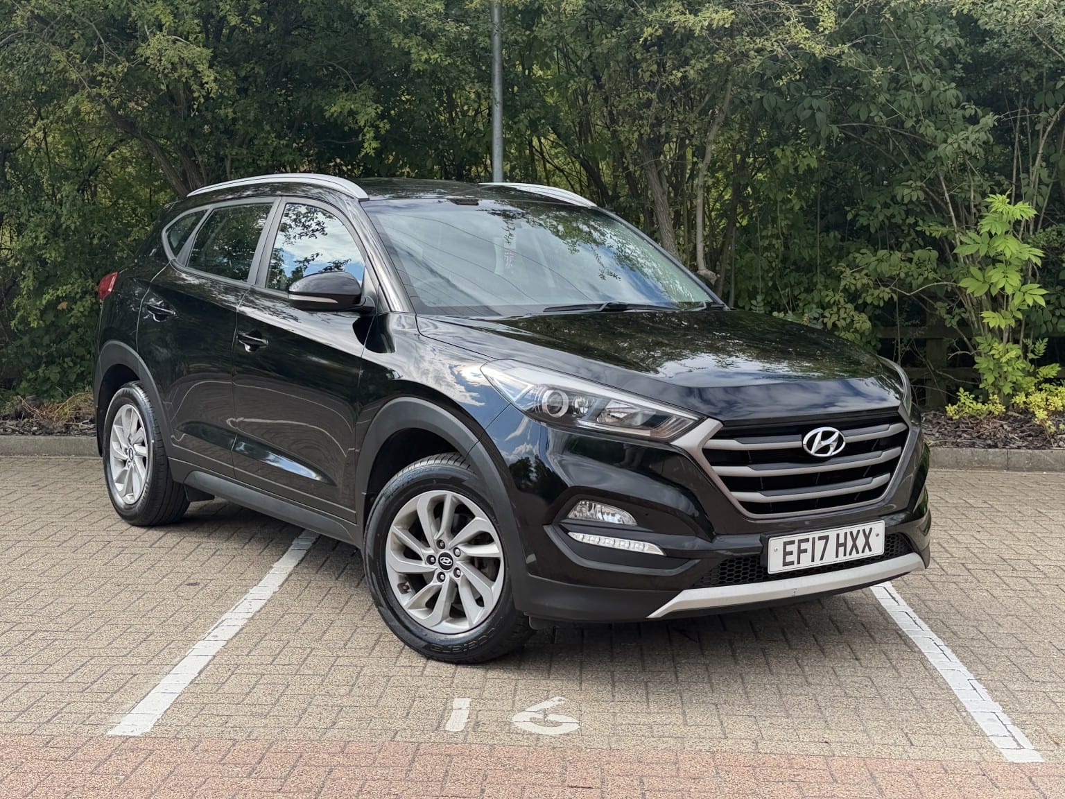Hyundai Tucson - image 1 of 29