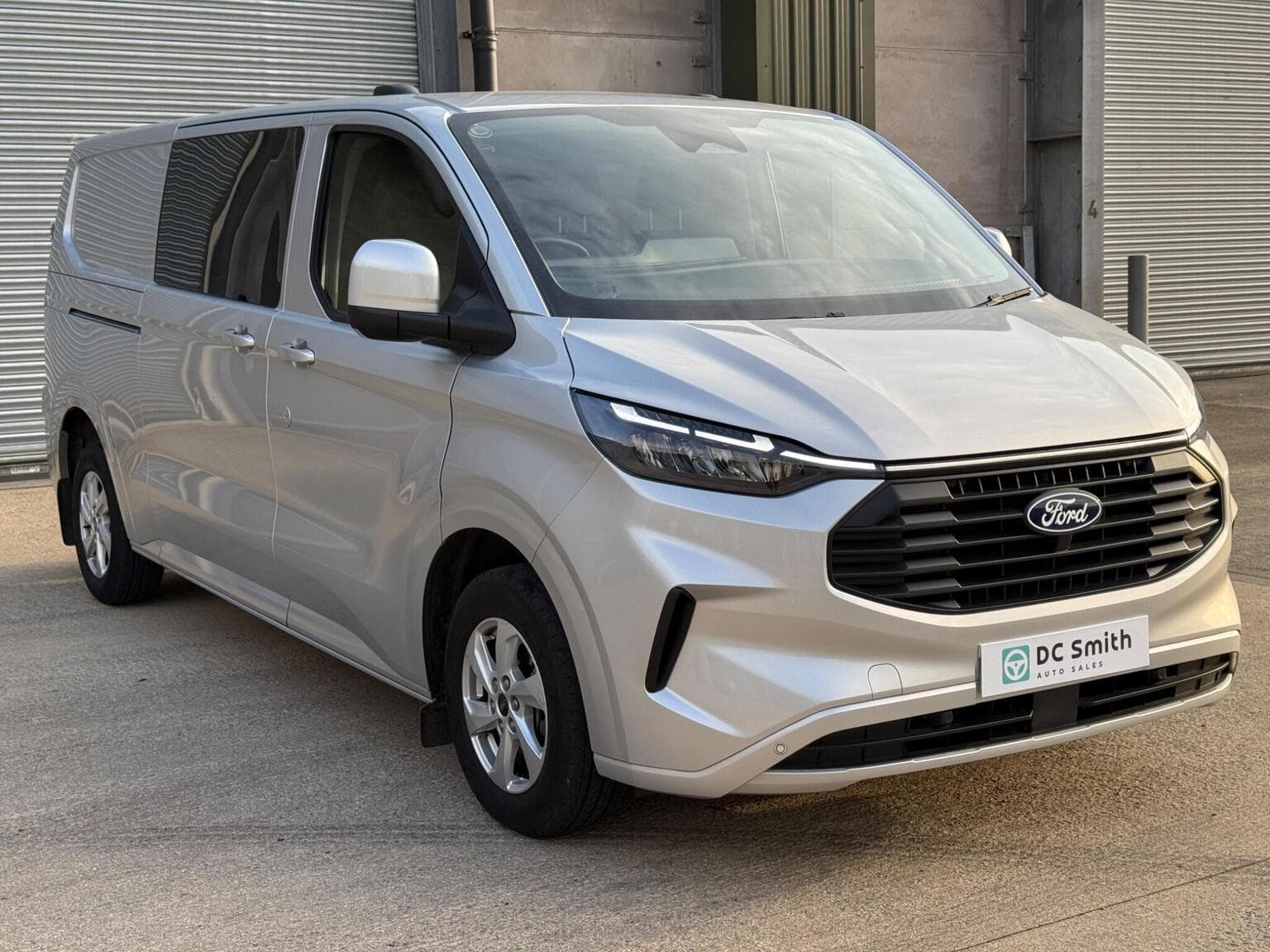 Ford Transit Custom - image 1 of 74
