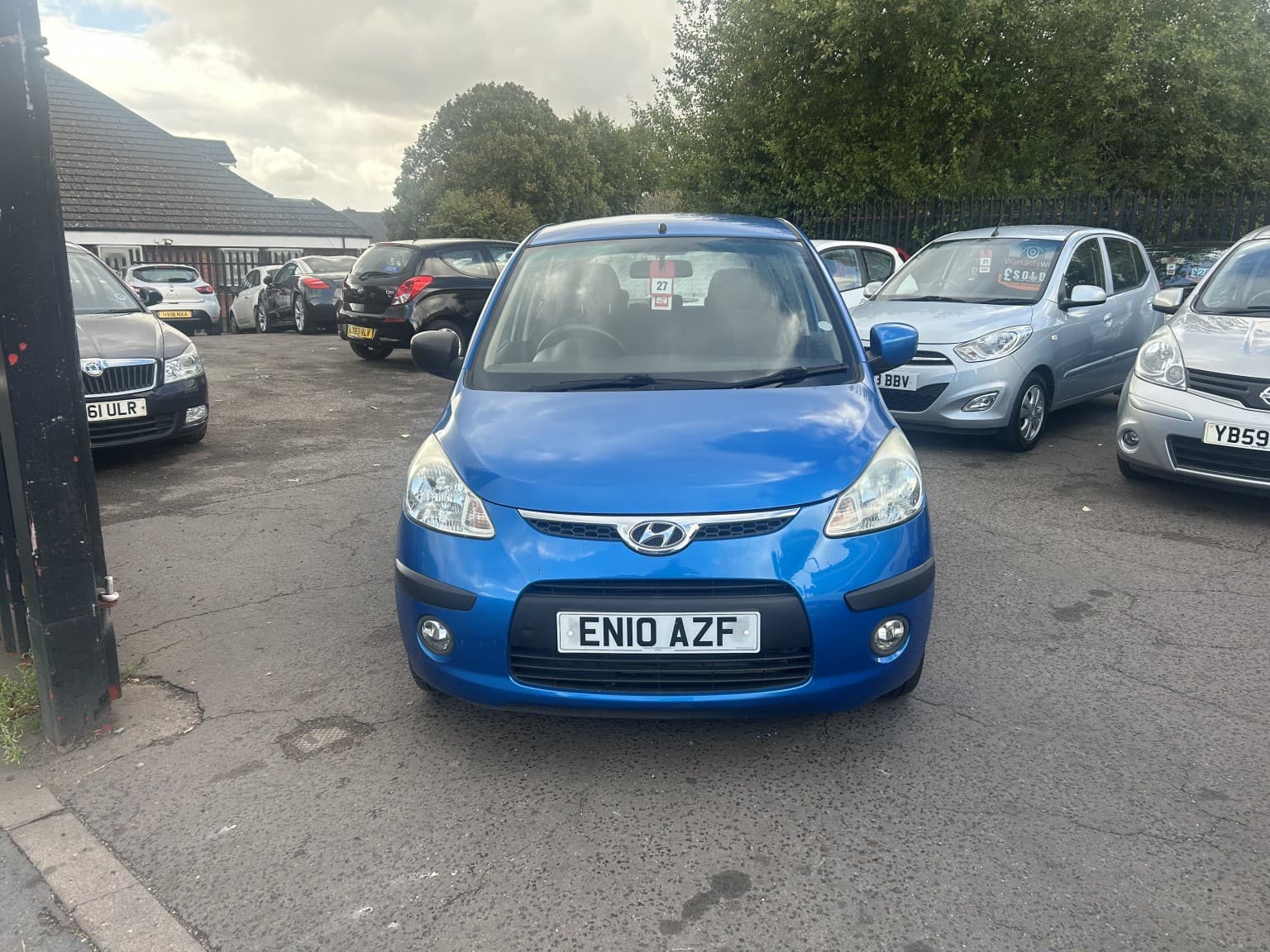 Hyundai i10 - image 1 of 49