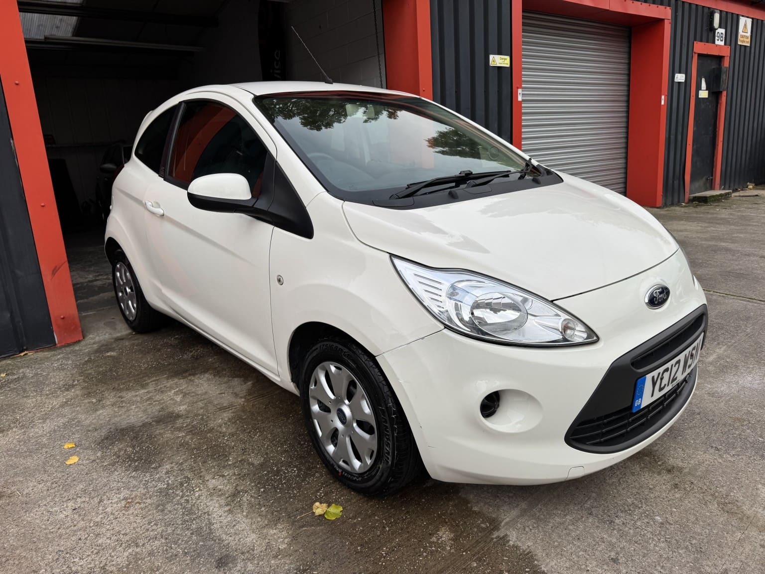 Ford Ka - image 1 of 33