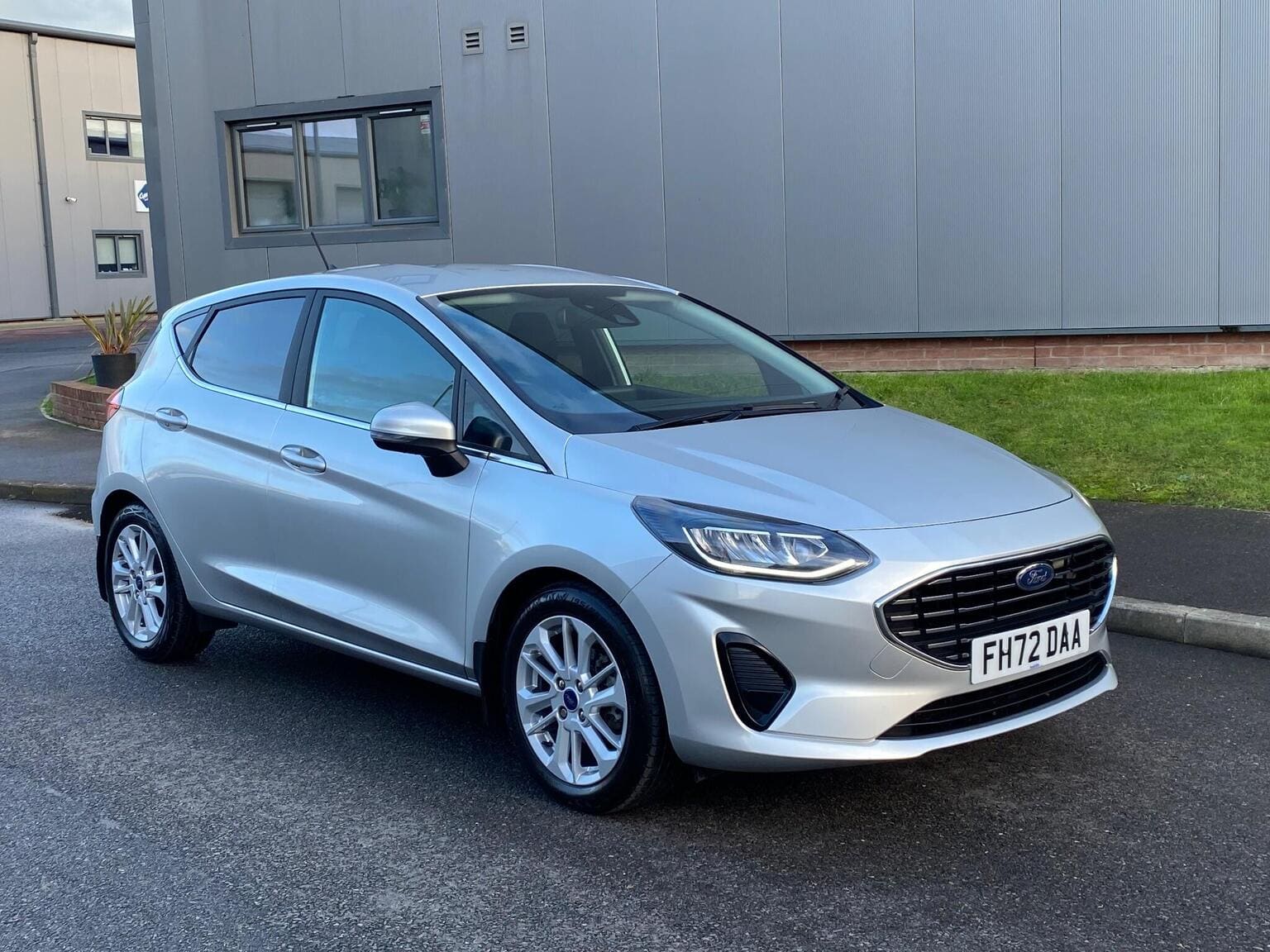 Ford Fiesta - image 1 of 62