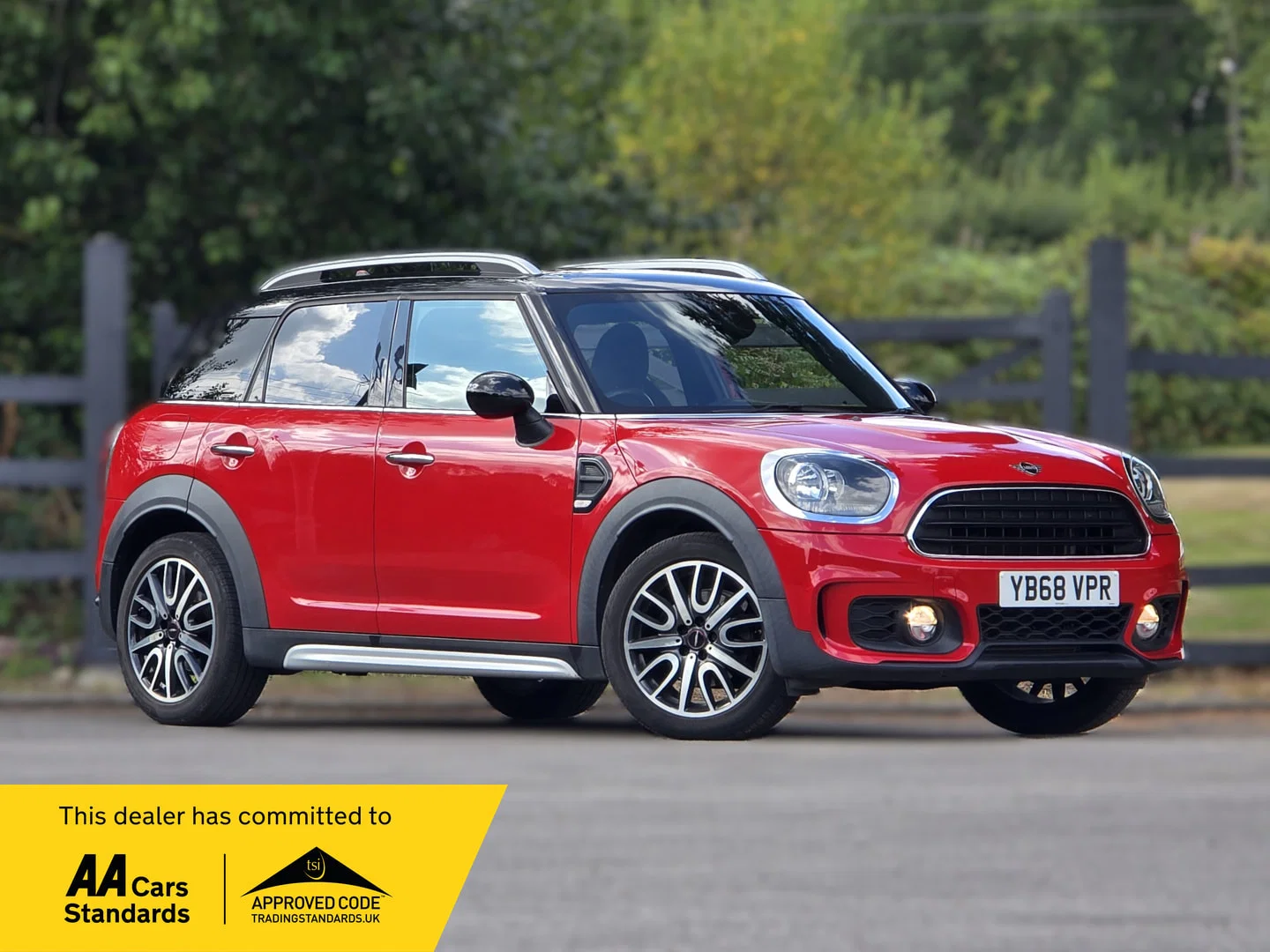 MINI Countryman - image 1 of 21