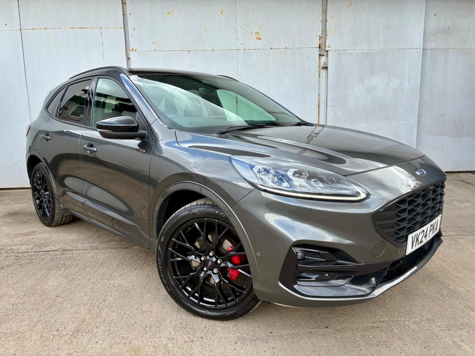 Ford Kuga - image 1 of 80