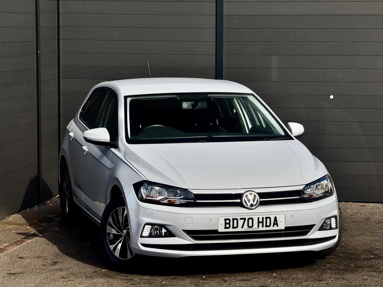Volkswagen Polo - image 1 of 72