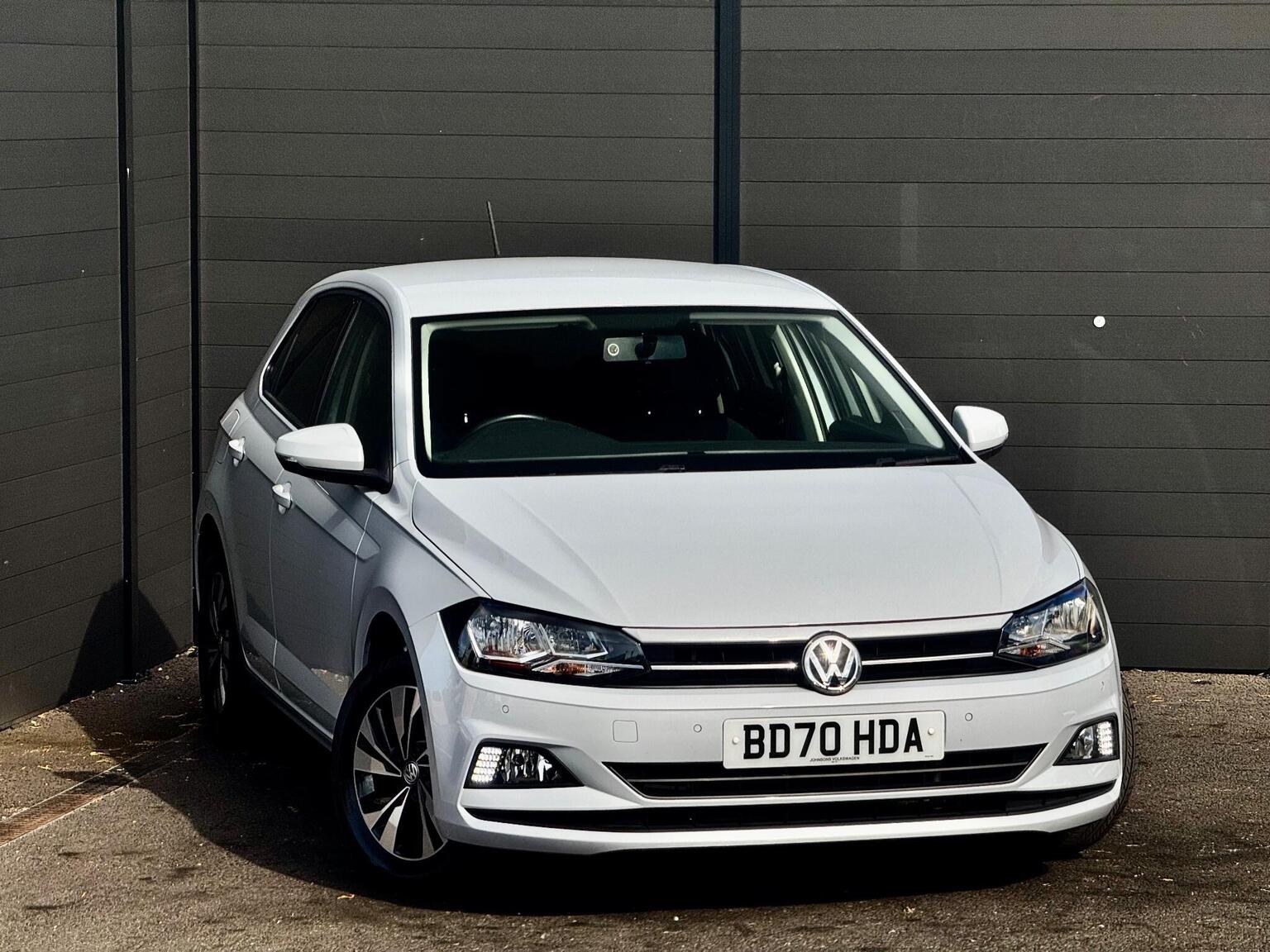 Volkswagen Polo - image 1 of 72