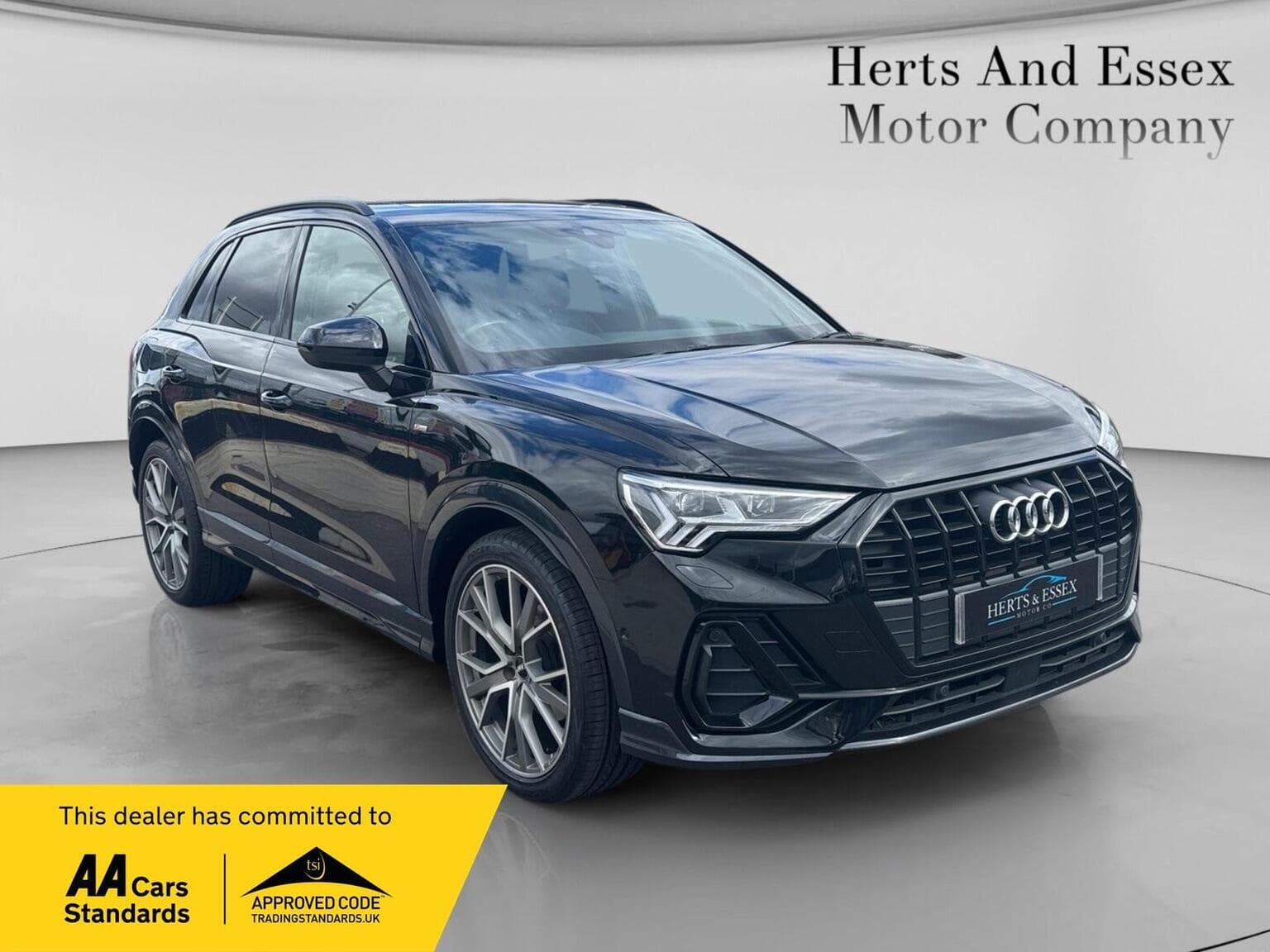 Audi Q3 - image 1 of 26