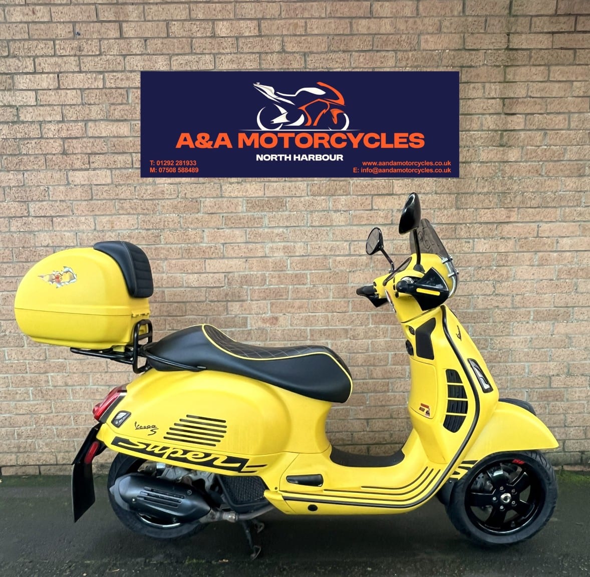 Piaggio Vespa GTS 125 - image 1 of 9