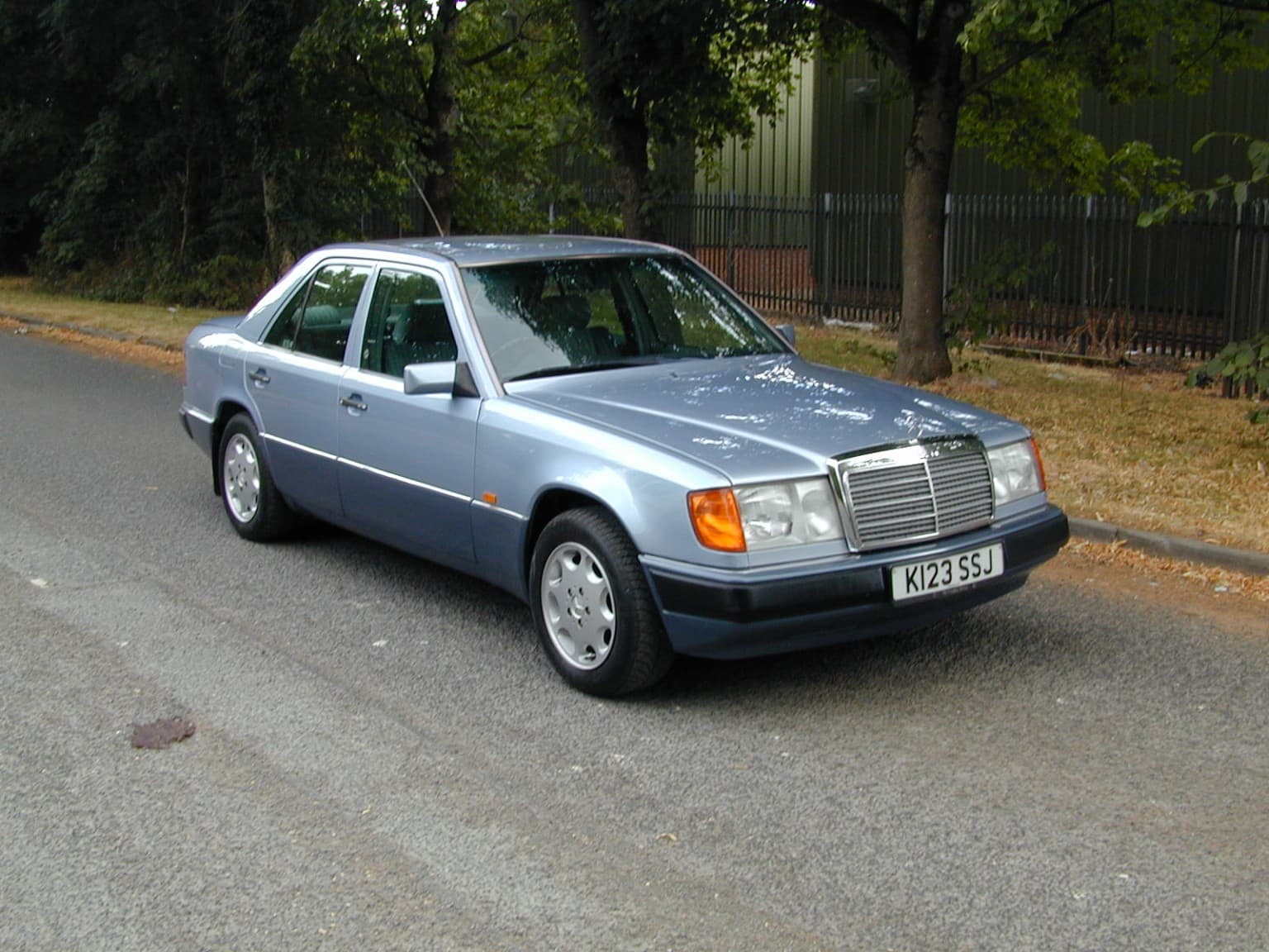 Mercedes-Benz 220 - image 1 of 76
