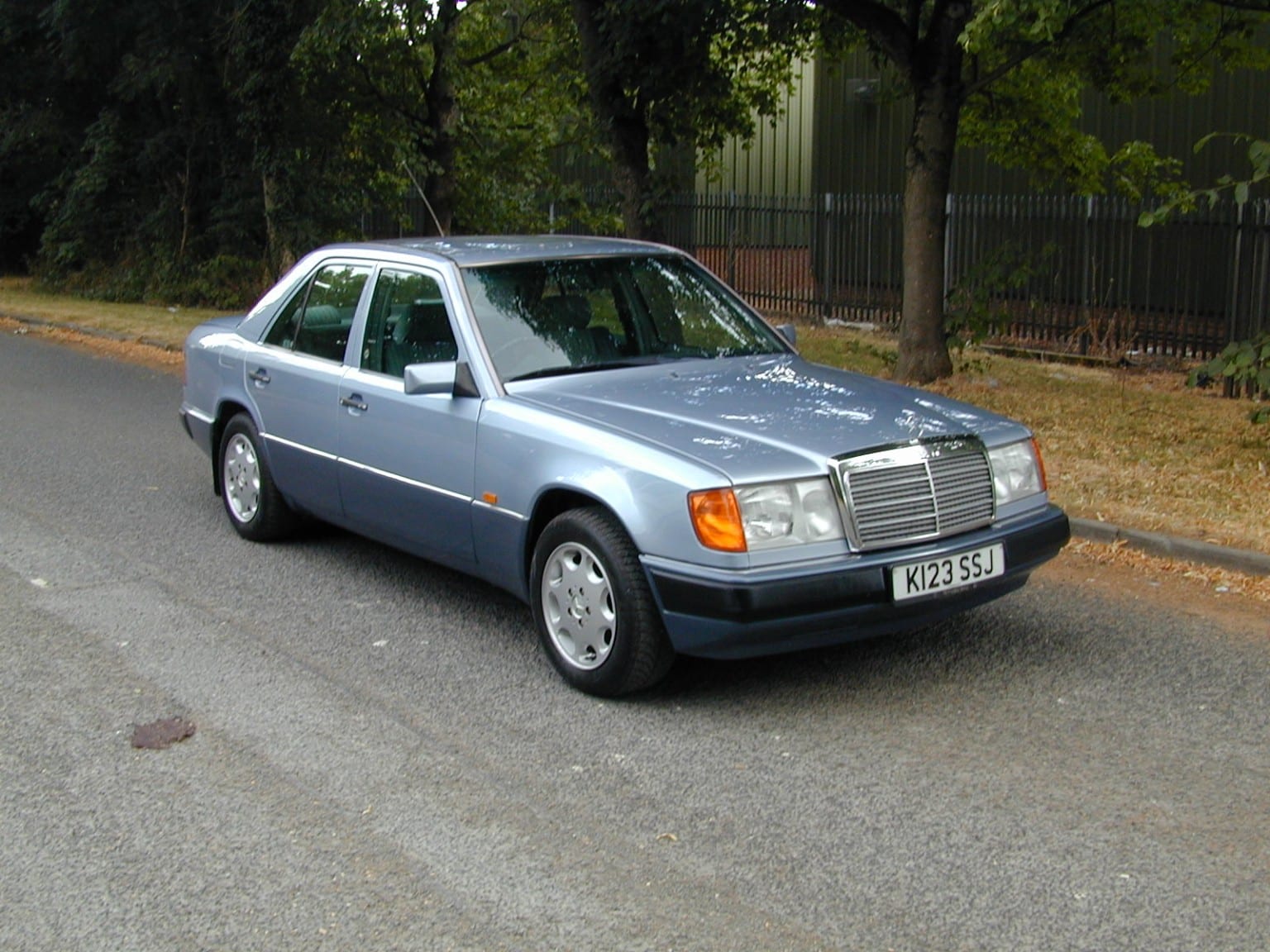 Mercedes-Benz 220 - image 1 of 76