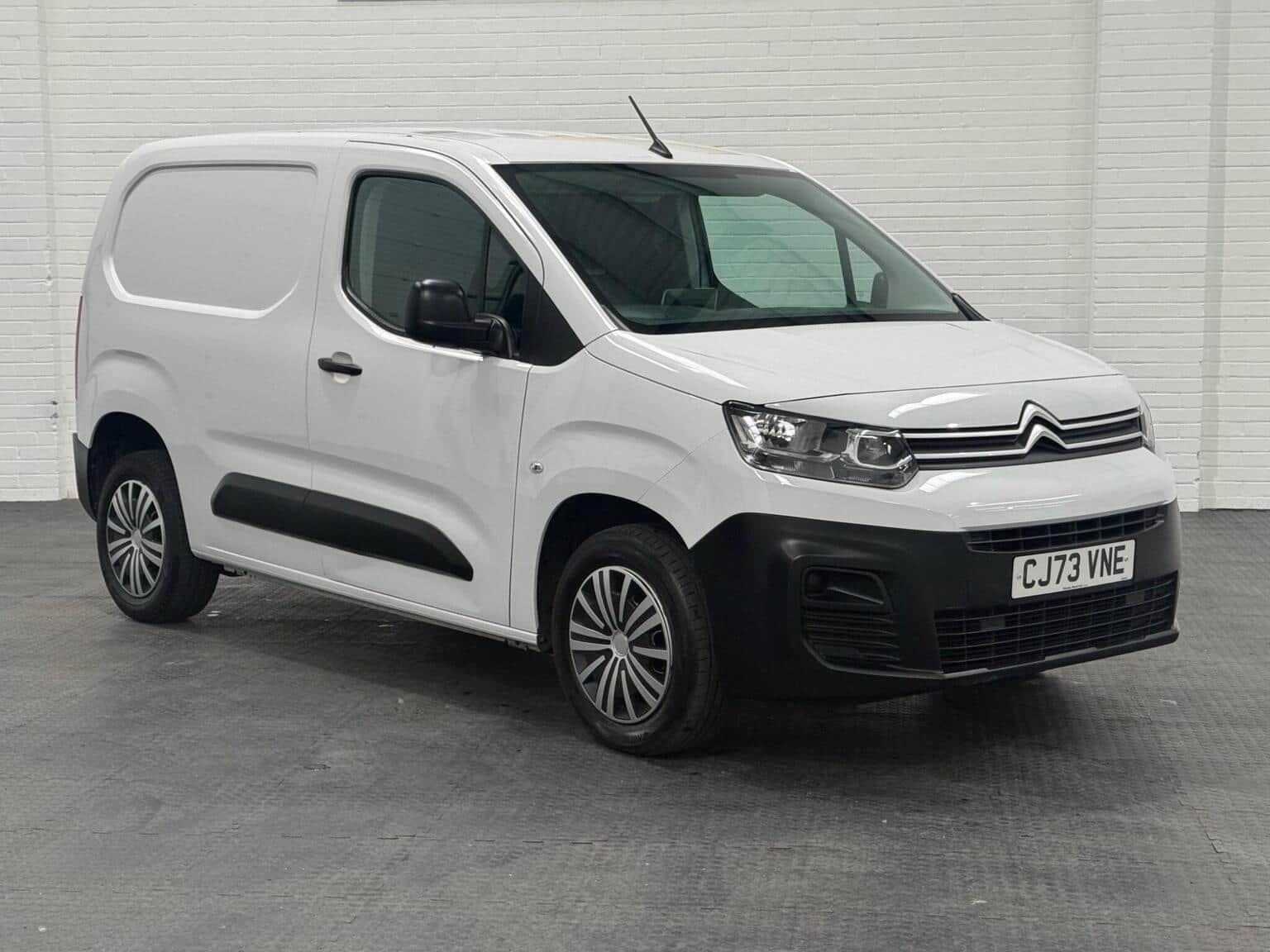 Citroen Berlingo - image 1 of 95