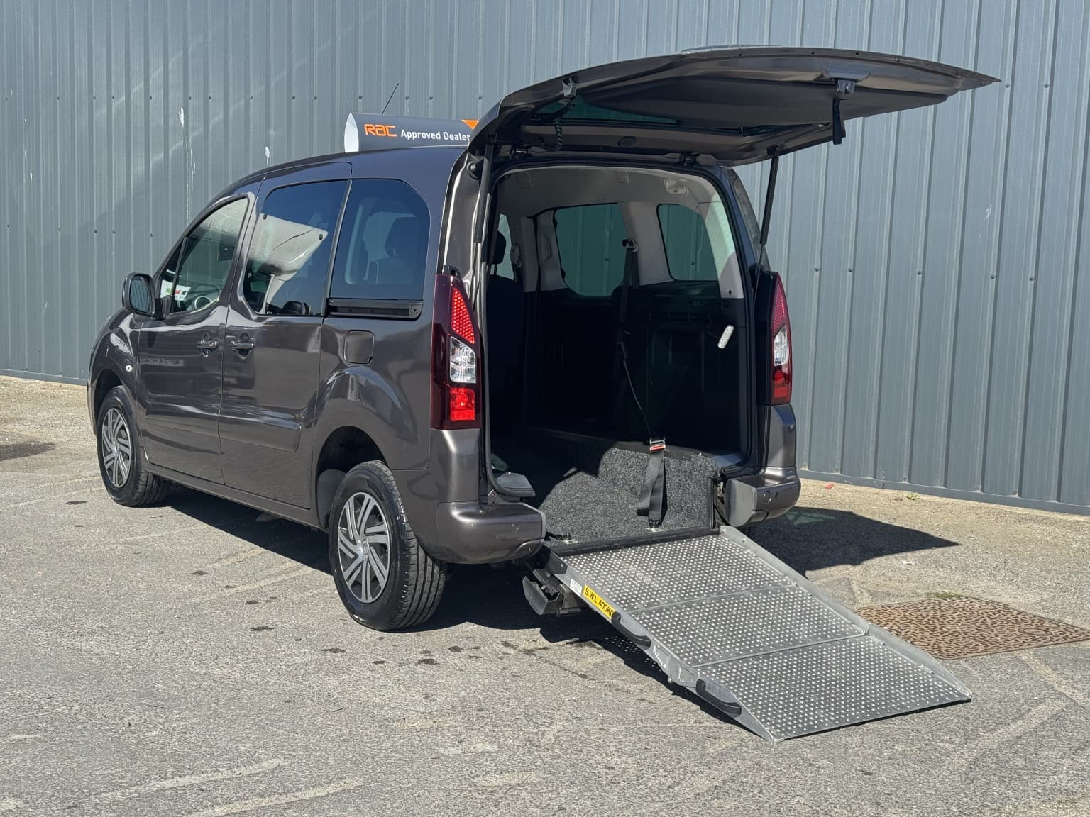 Citroen Berlingo - image 1 of 8