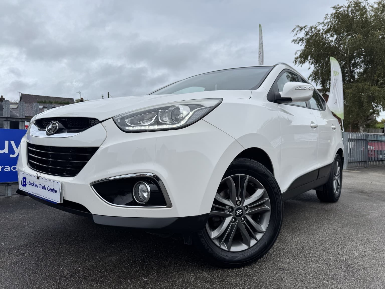 Hyundai ix35 - image 1 of 36