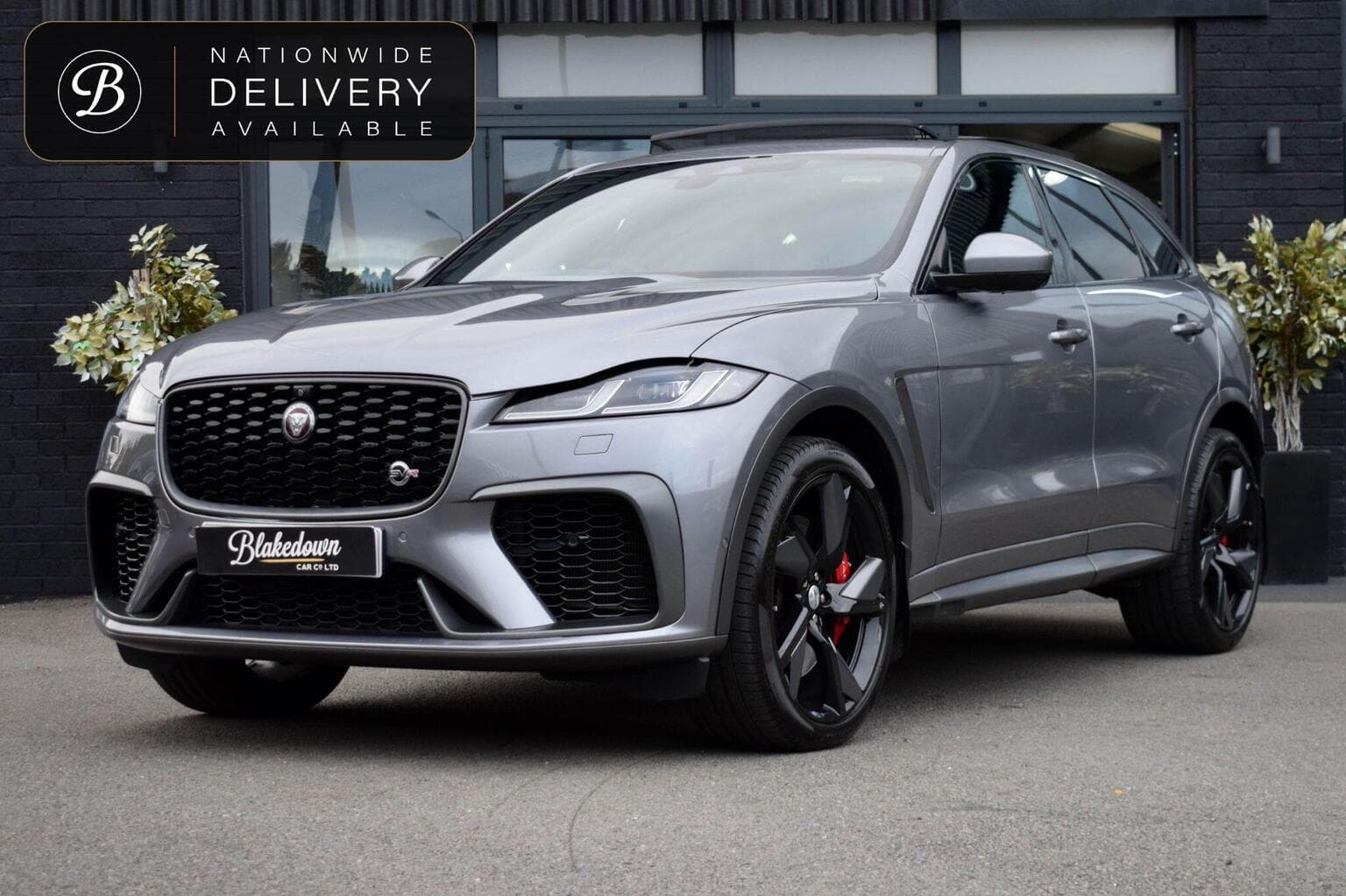 Jaguar F-Pace - image 1 of 23